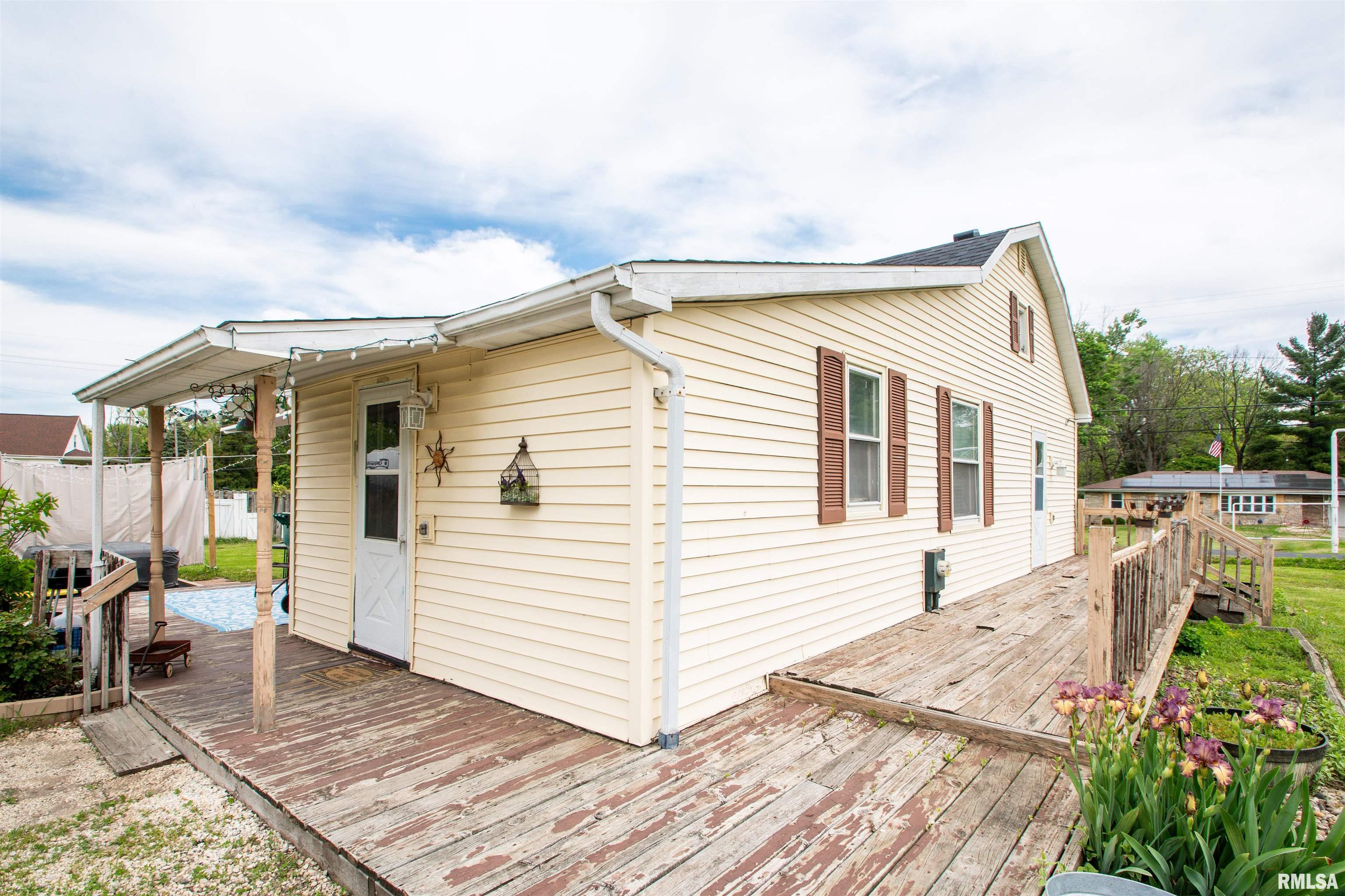 2106 Bloomington Road, East Peoria, Illinois image 4