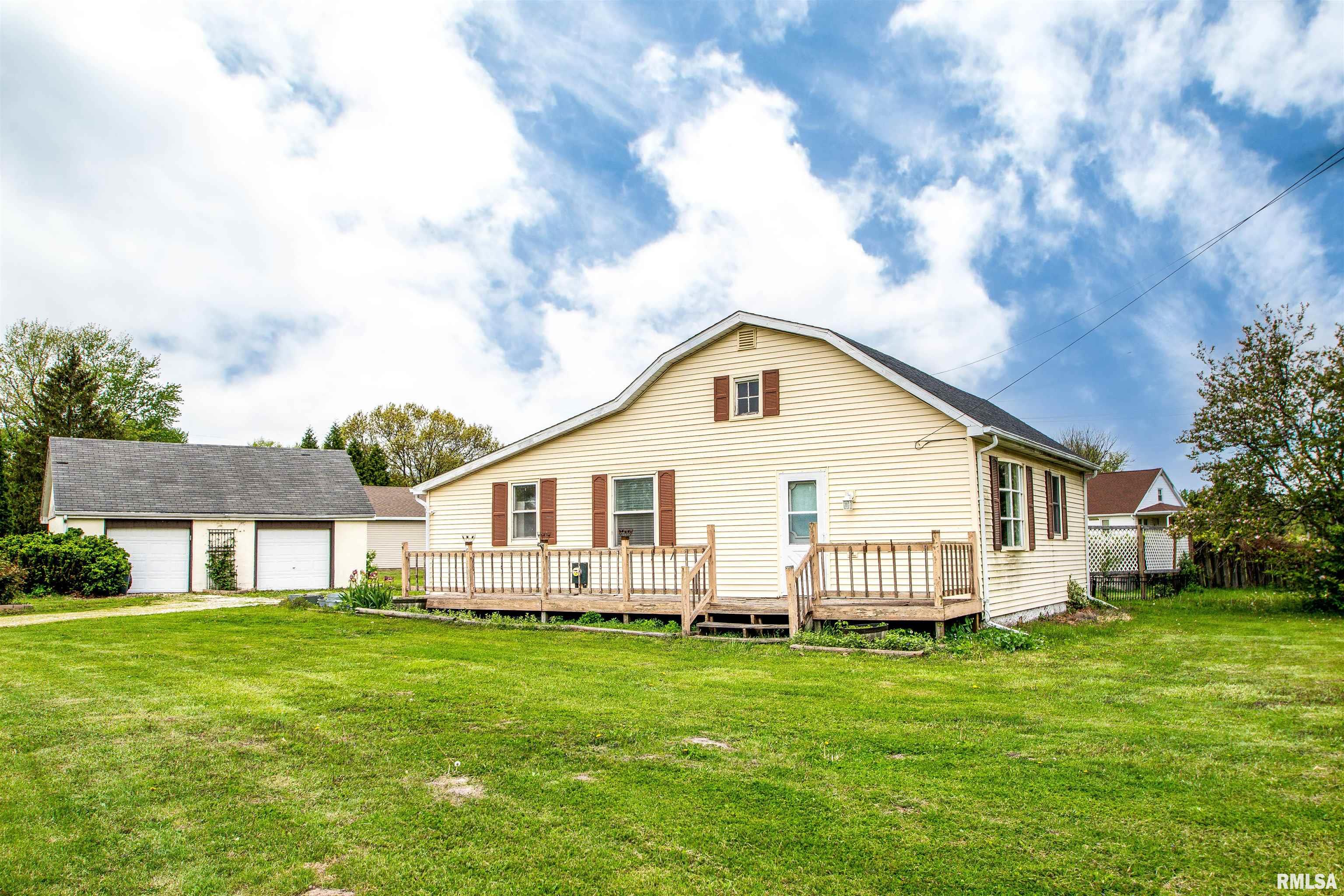 2106 Bloomington Road, East Peoria, Illinois image 1