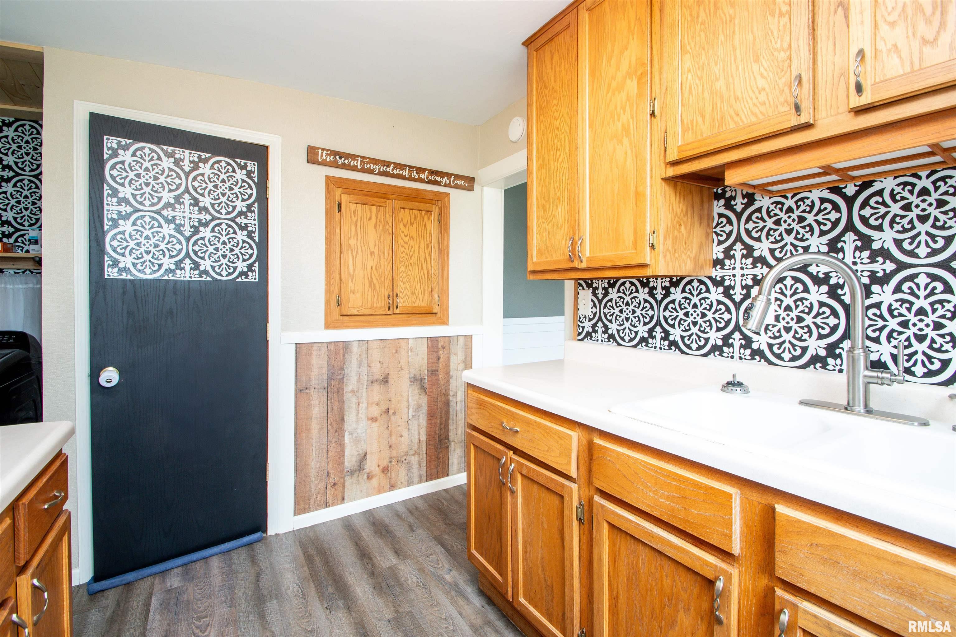 2106 Bloomington Road, East Peoria, Illinois image 17