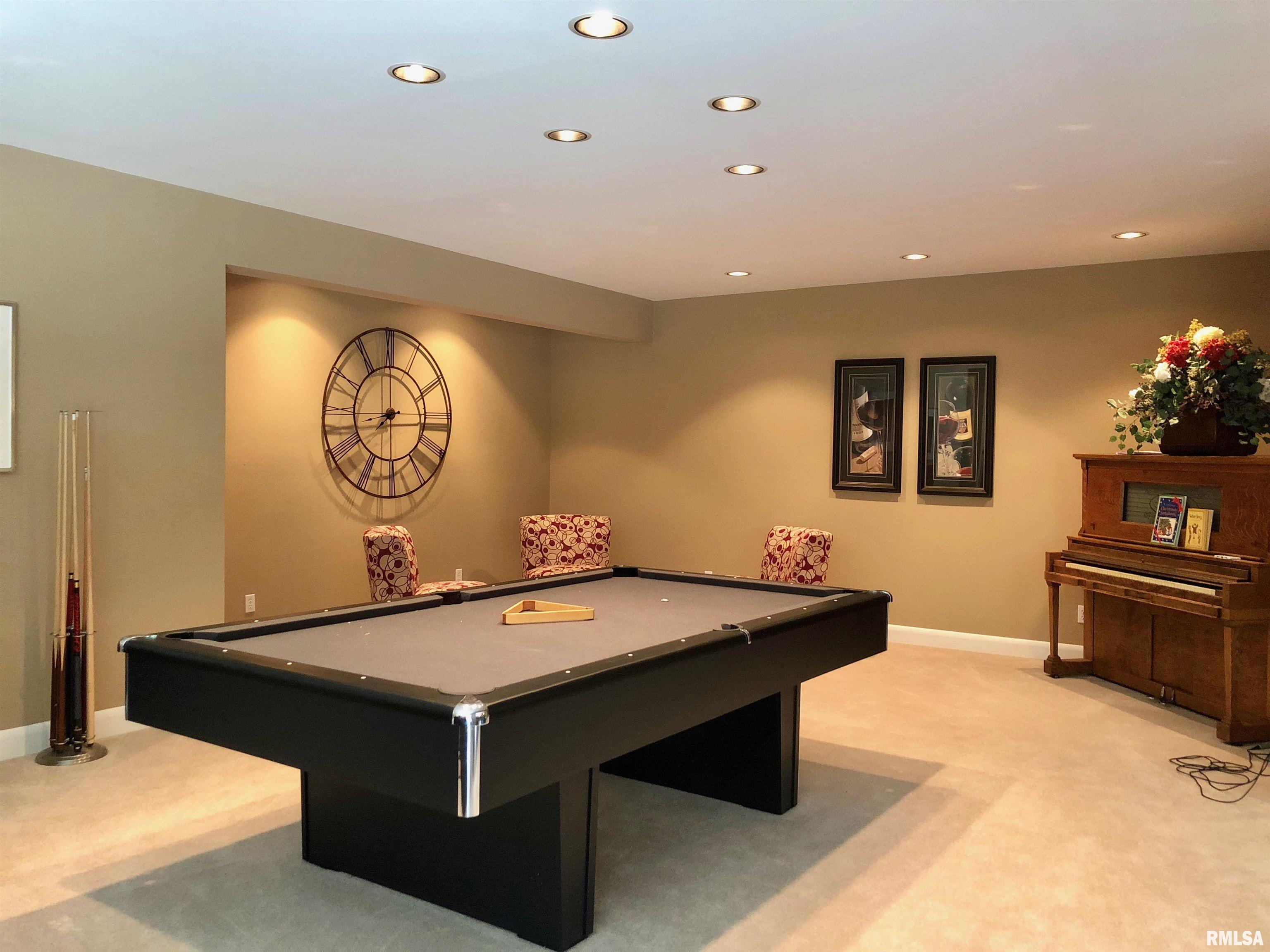 325 Hillcrest Drive, Macomb, Illinois image 34