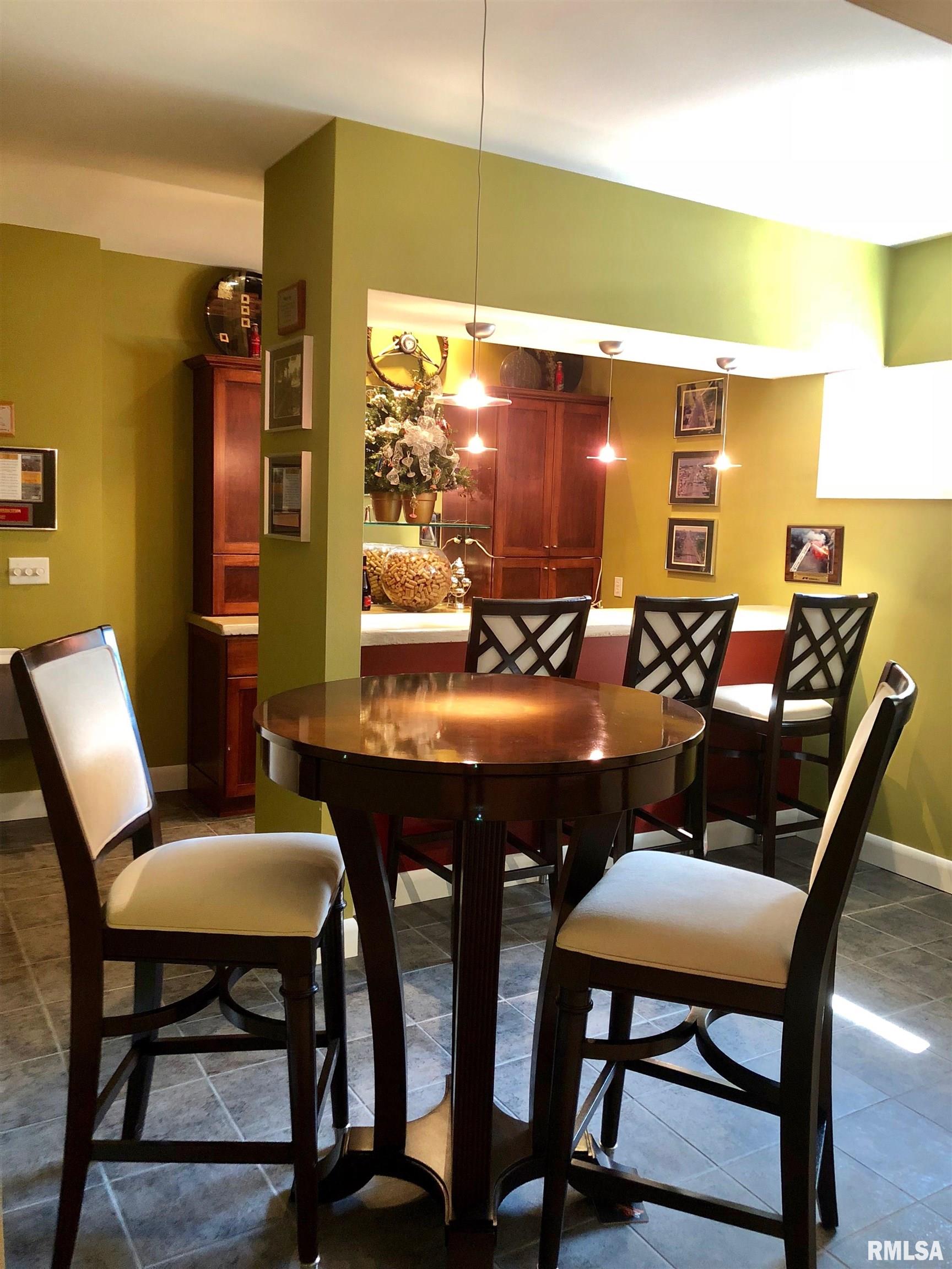 325 Hillcrest Drive, Macomb, Illinois image 38