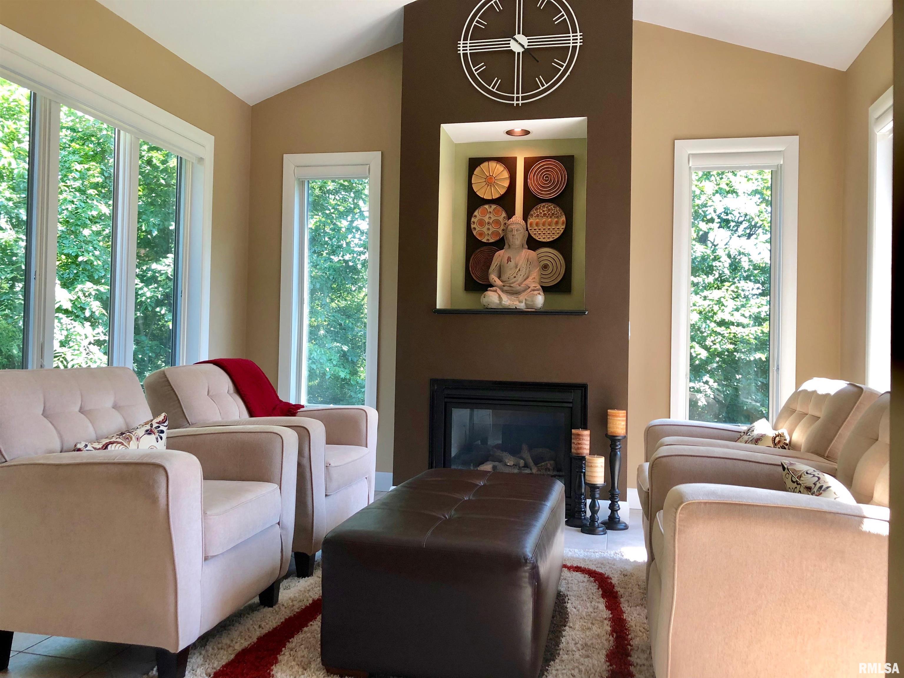 325 Hillcrest Drive, Macomb, Illinois image 19