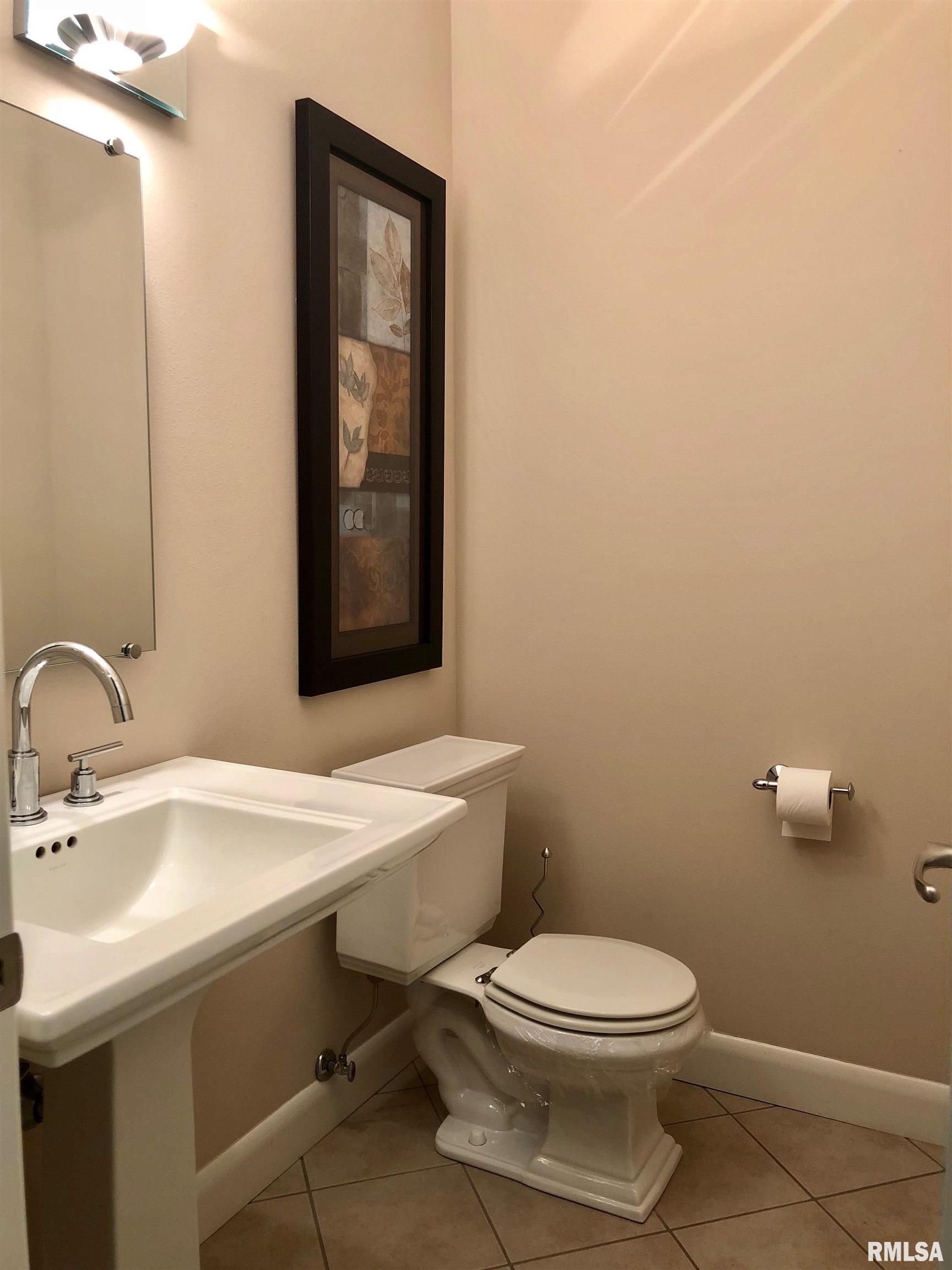325 Hillcrest Drive, Macomb, Illinois image 15