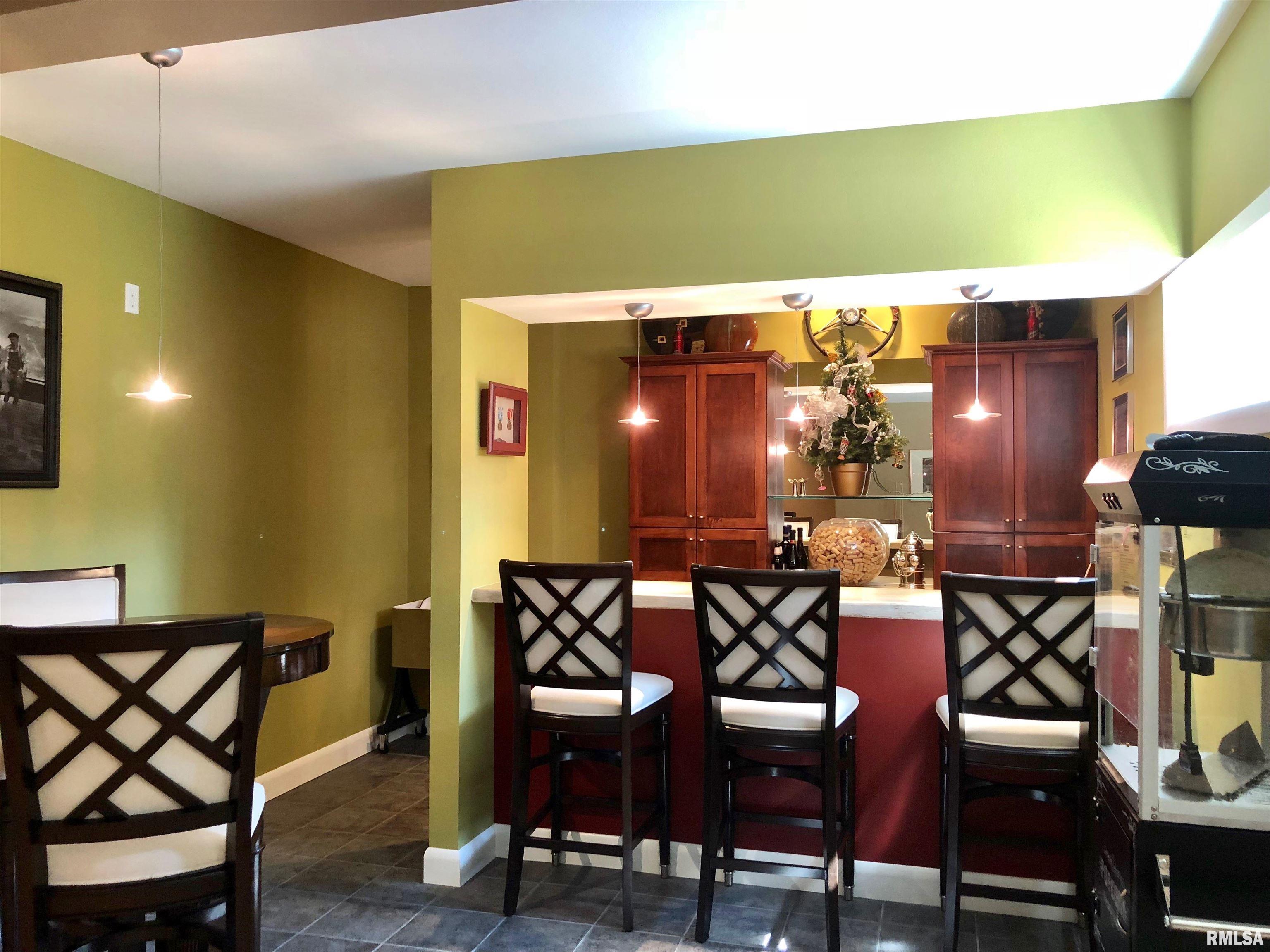 325 Hillcrest Drive, Macomb, Illinois image 37