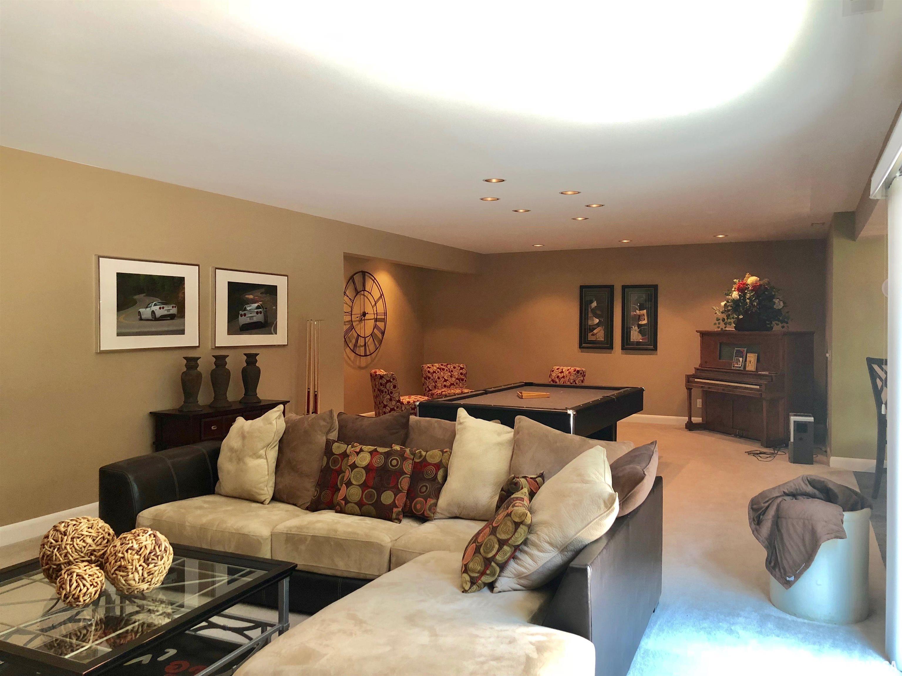 325 Hillcrest Drive, Macomb, Illinois image 33