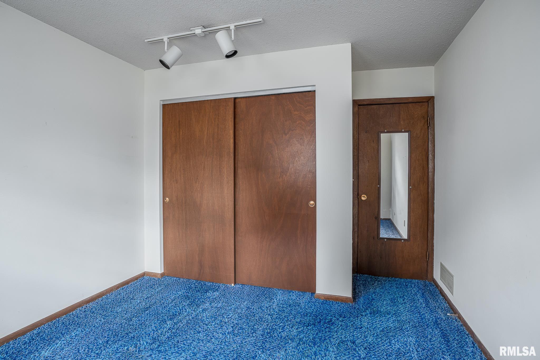 3529 N Elmwood Avenue, Davenport, Iowa image 17