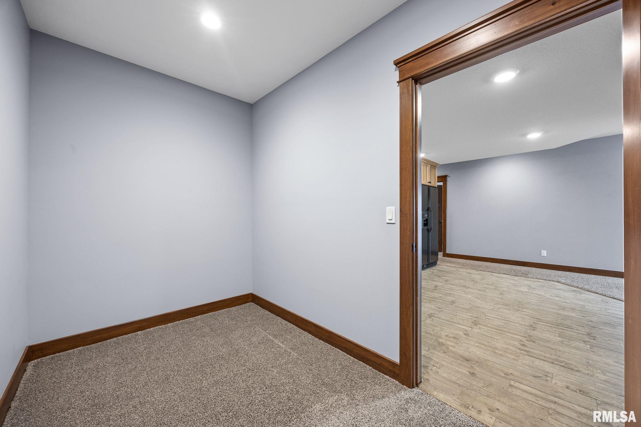 5220 Burr Oak Court, Cedar Rapids, Iowa image 35