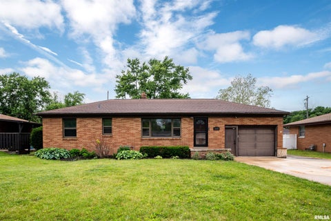 Homes For Sale - 203 N Hawthorne Avenue<br/> East Peoria, IL 61611