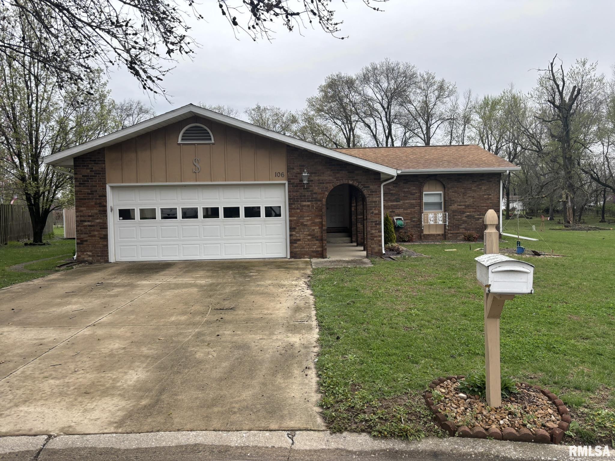 106 Salem Drive, Salem, Illinois image 1