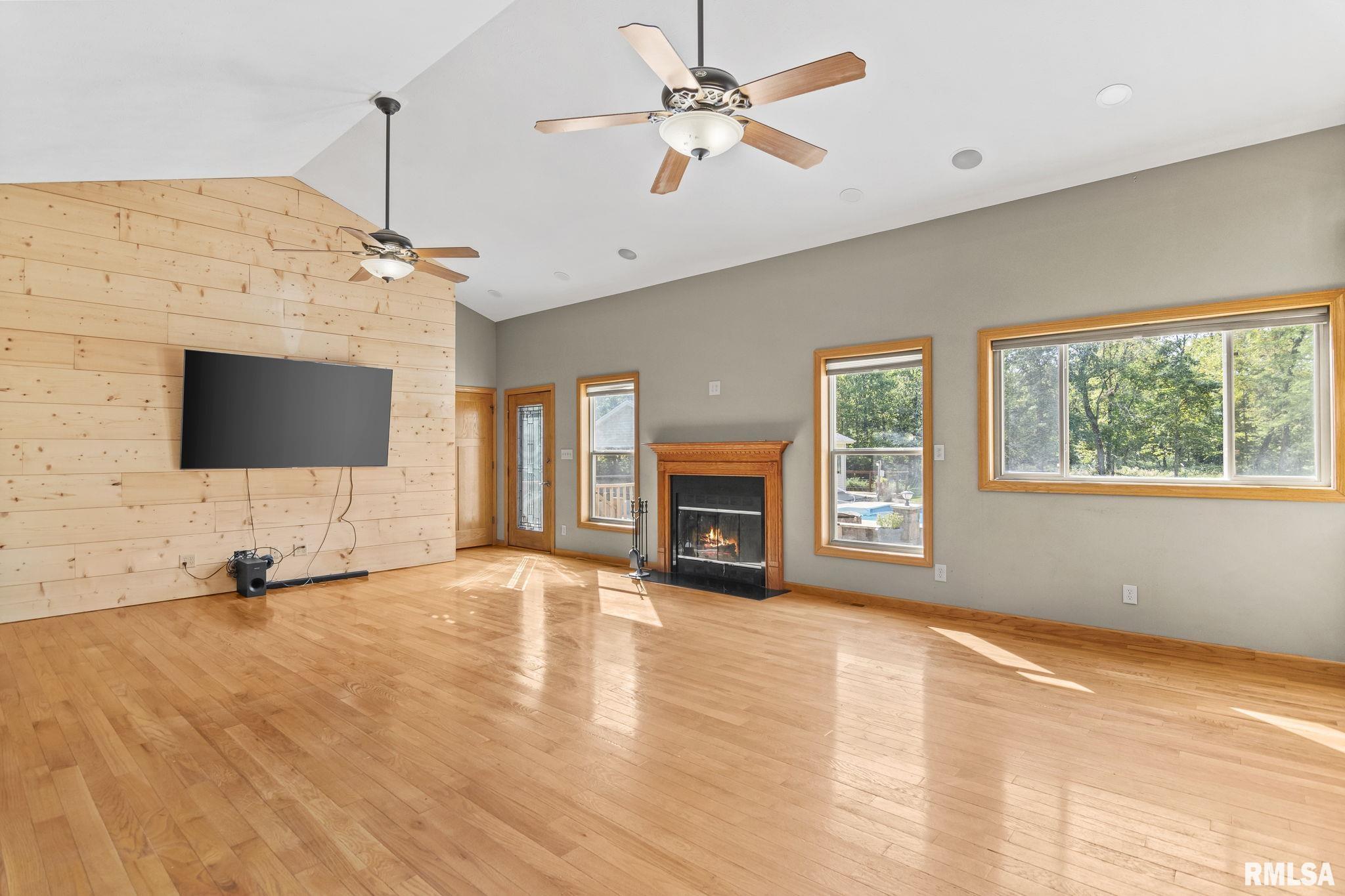 10 S Griffith Creek Road, Mechanicsburg, Illinois image 11