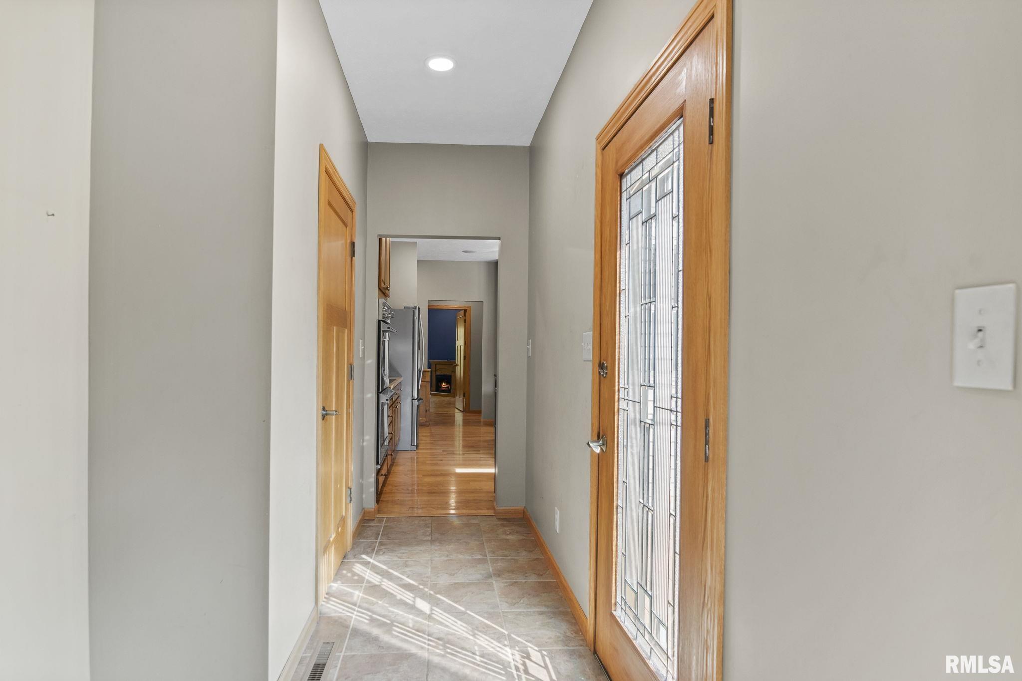10 S Griffith Creek Road, Mechanicsburg, Illinois image 6