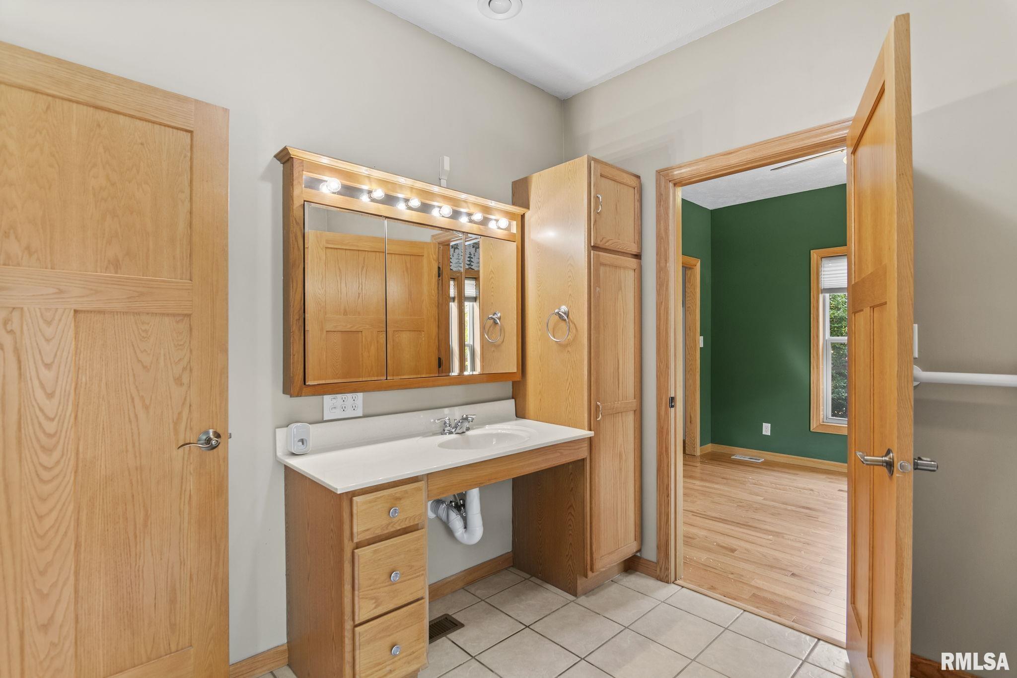 10 S Griffith Creek Road, Mechanicsburg, Illinois image 30