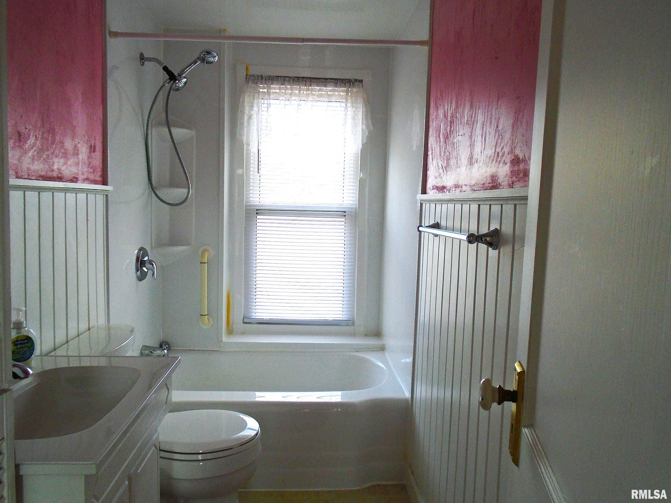 2308 W High Street, Davenport, Iowa image 9