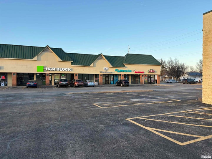 Photo 1 of 6 — 1617 N BROADWAY Street, Pekin, IL 61554