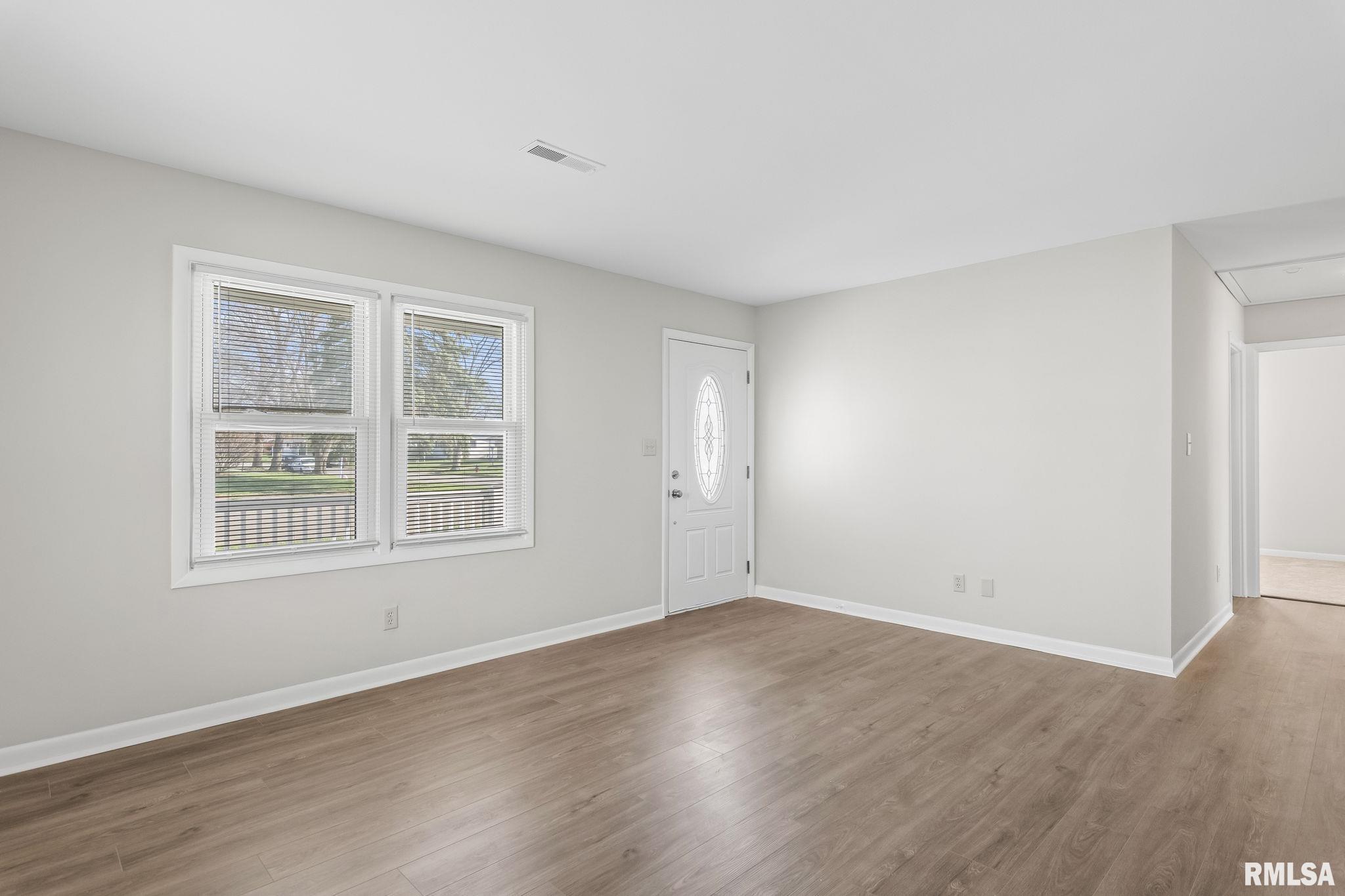 2318 Black Avenue, Springfield, Illinois image 6
