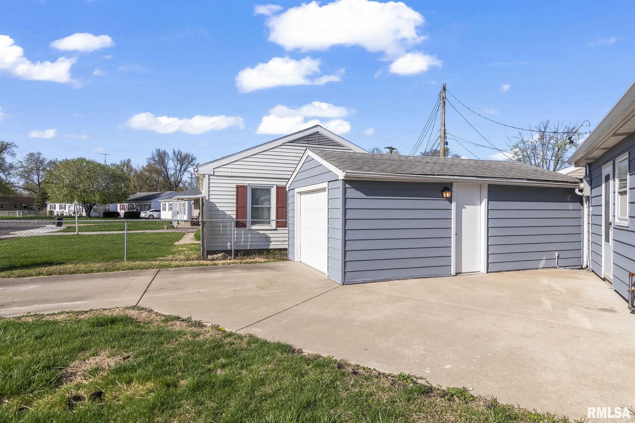 2318 Black Avenue, Springfield, Illinois image 25