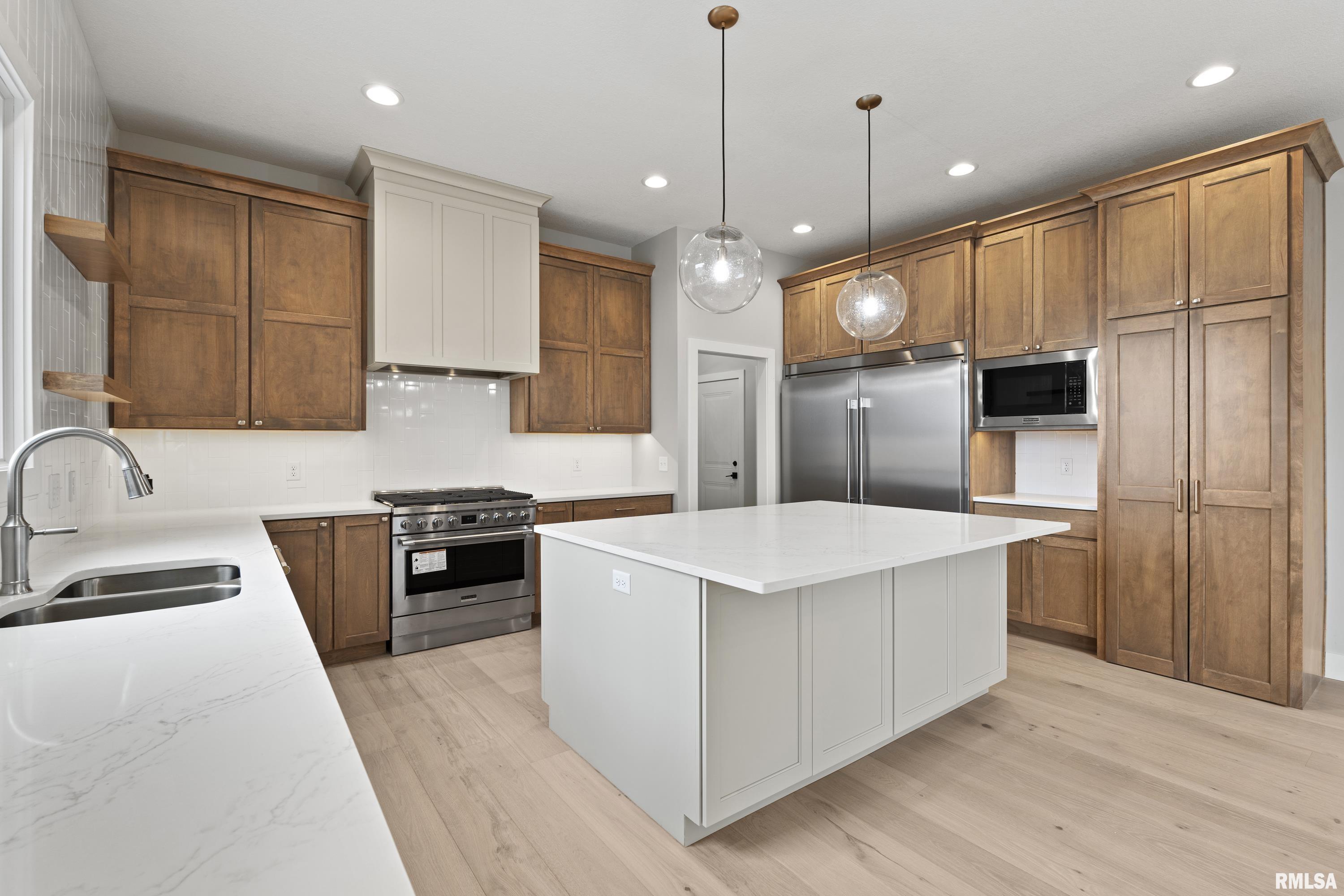 6578 Cardinal Road, Bettendorf, Iowa image 9