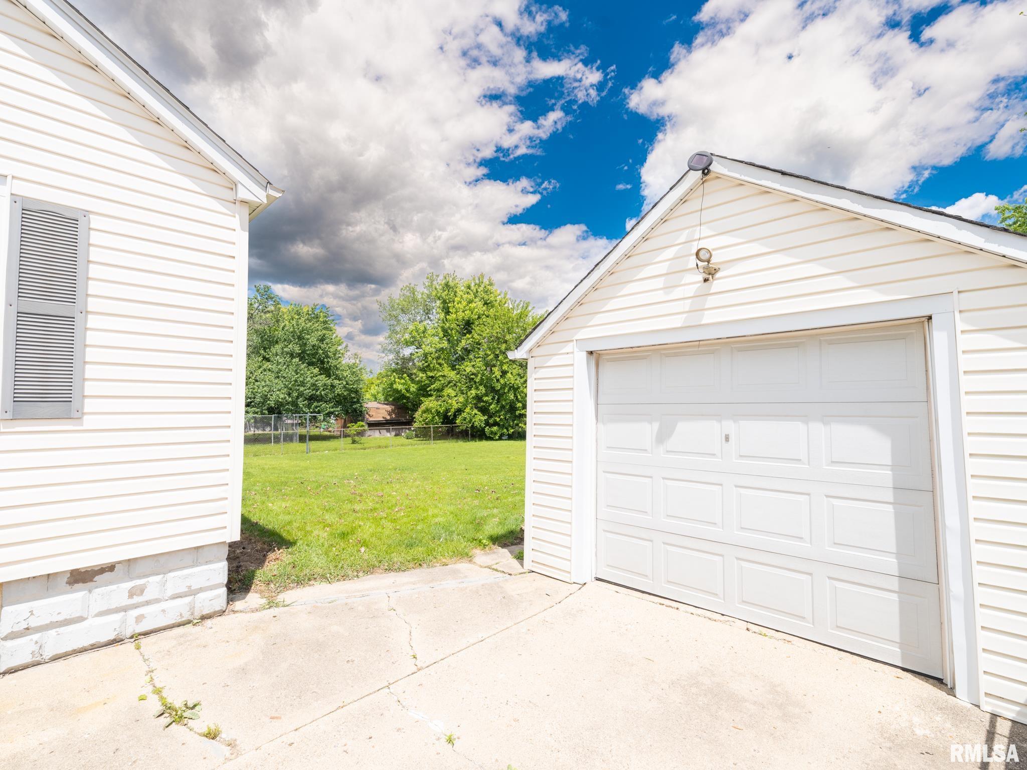 110 Loren Street, Washington, Illinois image 16