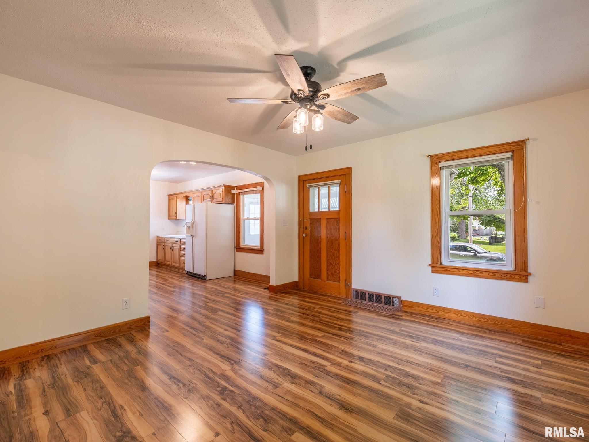 110 Loren Street, Washington, Illinois image 4