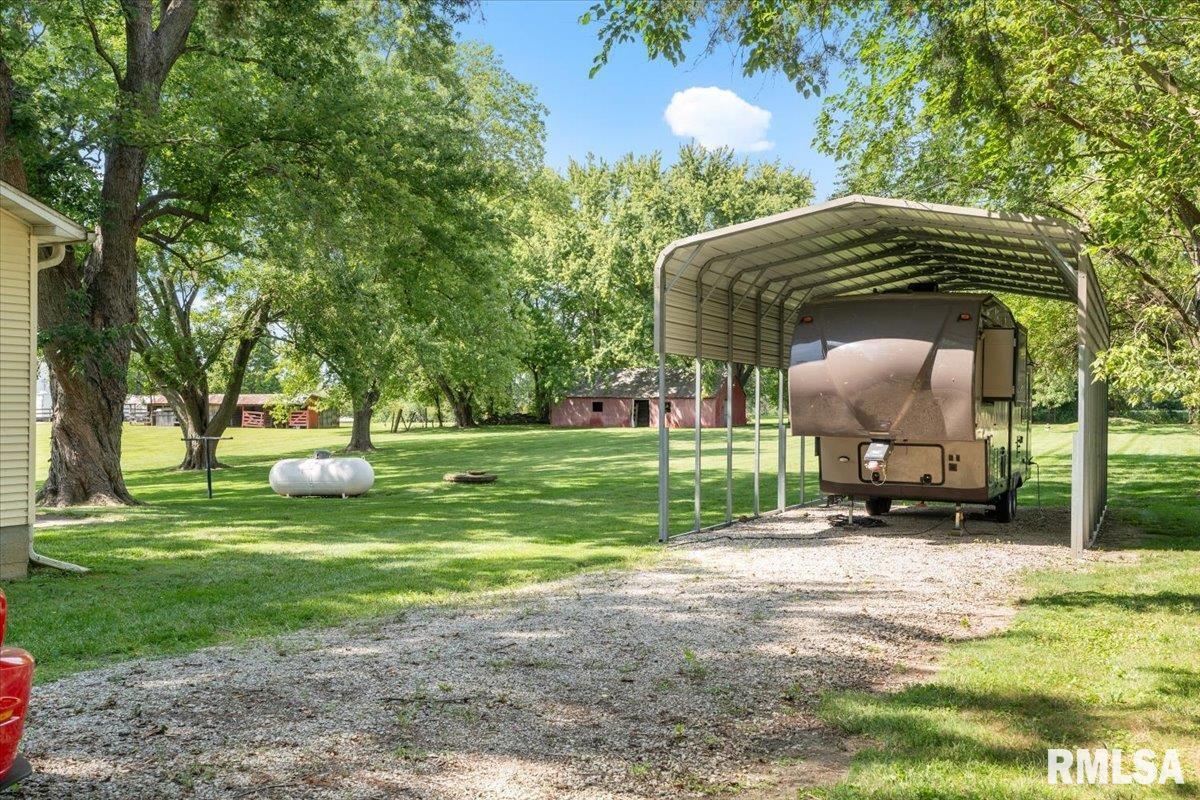 6985 Barclay Road, Sherman, Illinois image 46