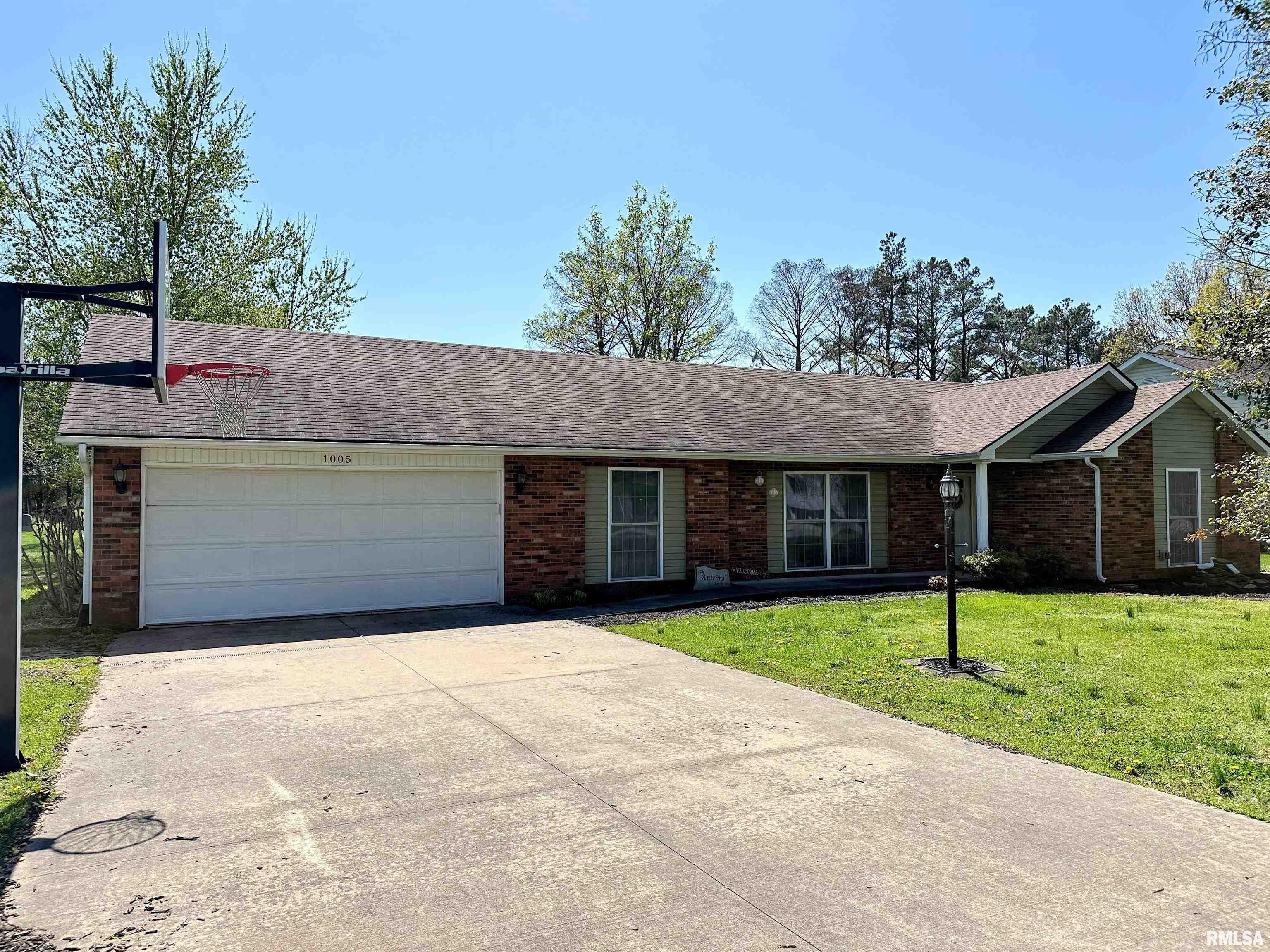 1005 Ivey Lane, Carterville, Illinois image 2