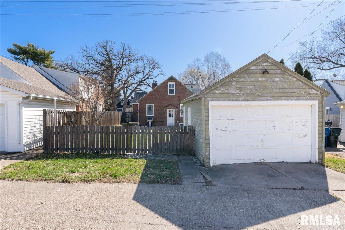 1608 Elmore Avenue, Davenport, Iowa image 44