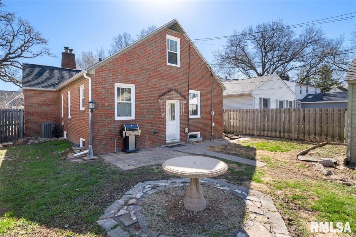 1608 Elmore Avenue, Davenport, Iowa image 40