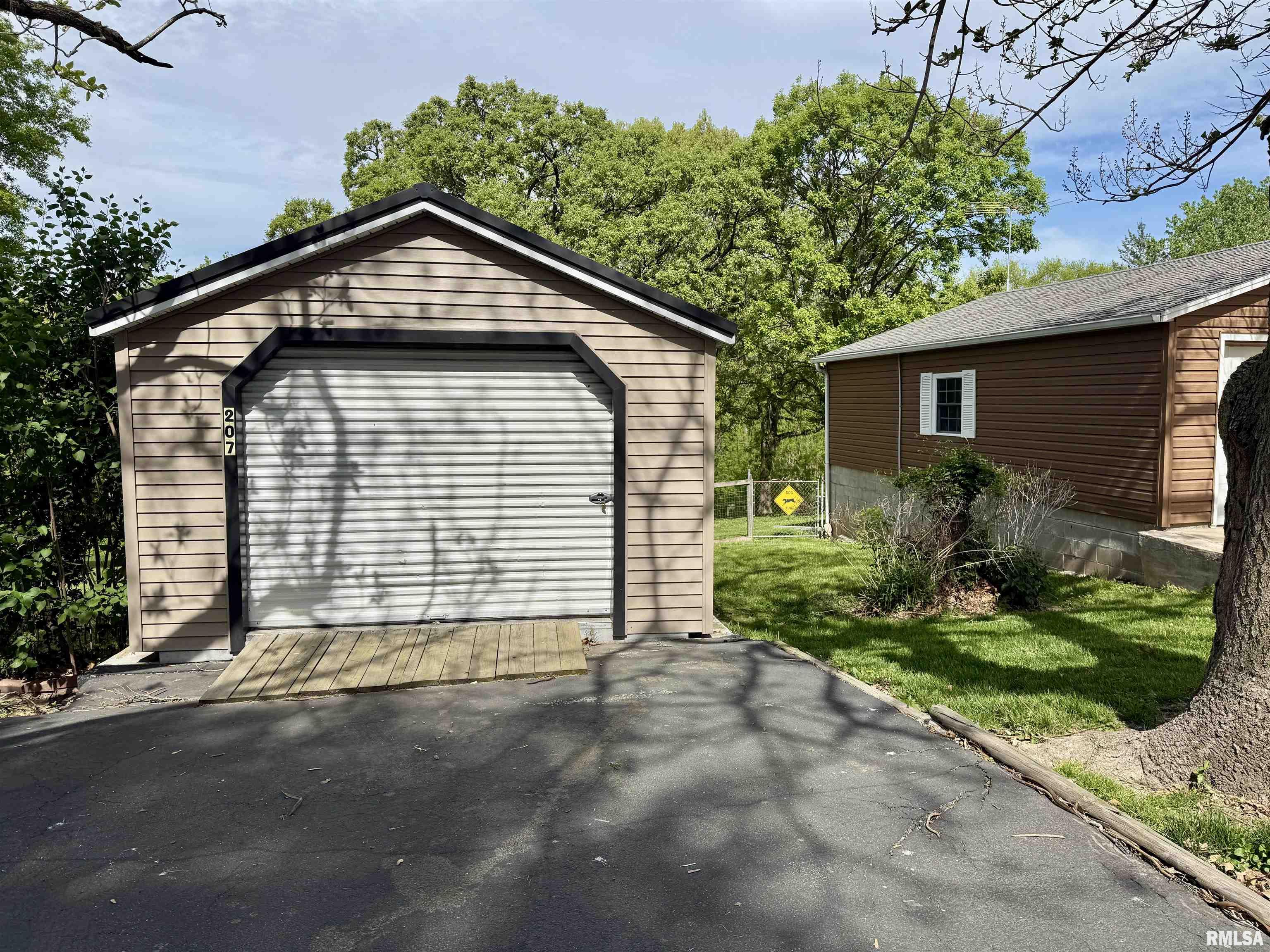207 Bailey Avenue, East Galesburg, Illinois image 22