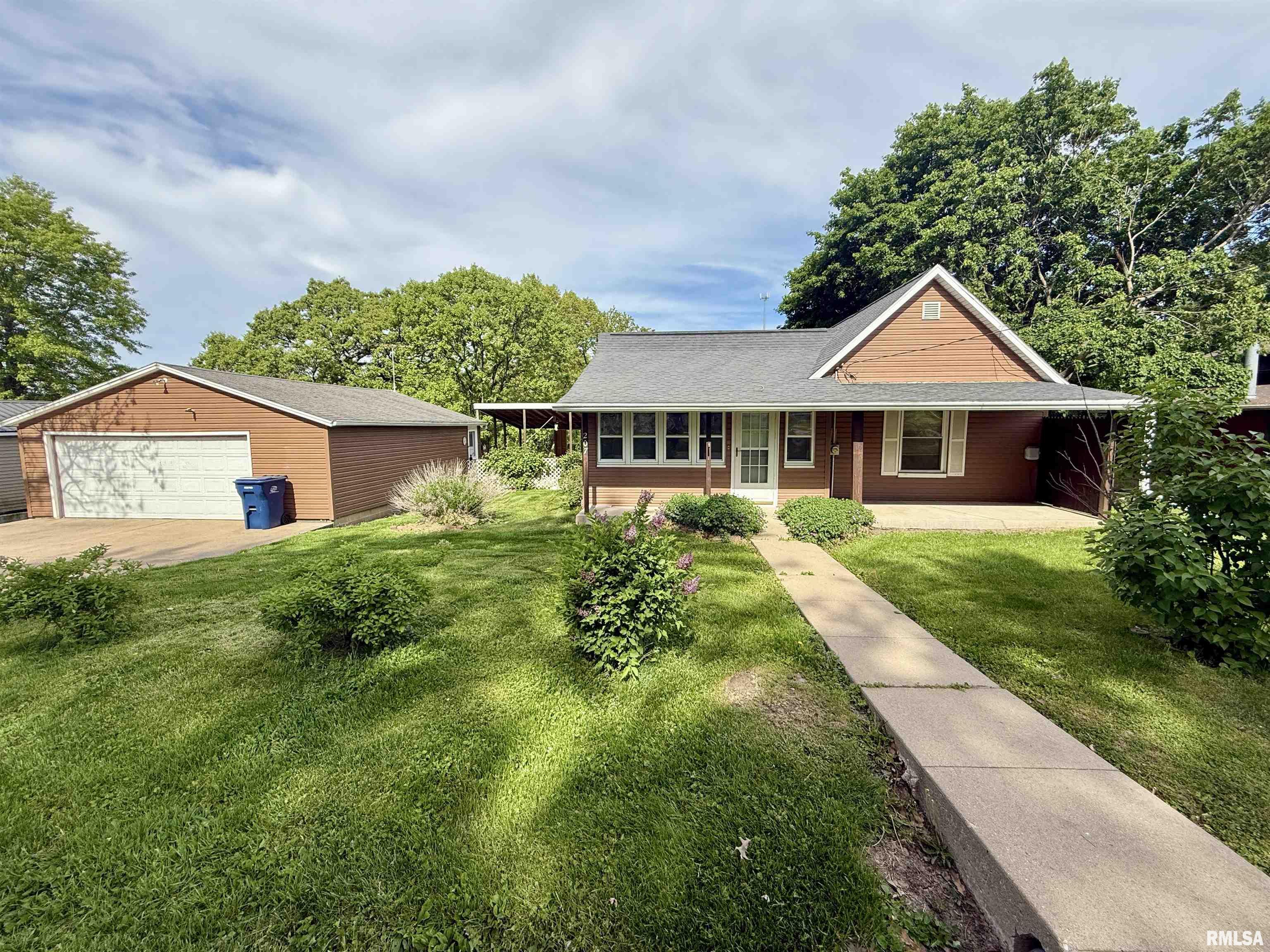 207 Bailey Avenue, East Galesburg, Illinois image 2