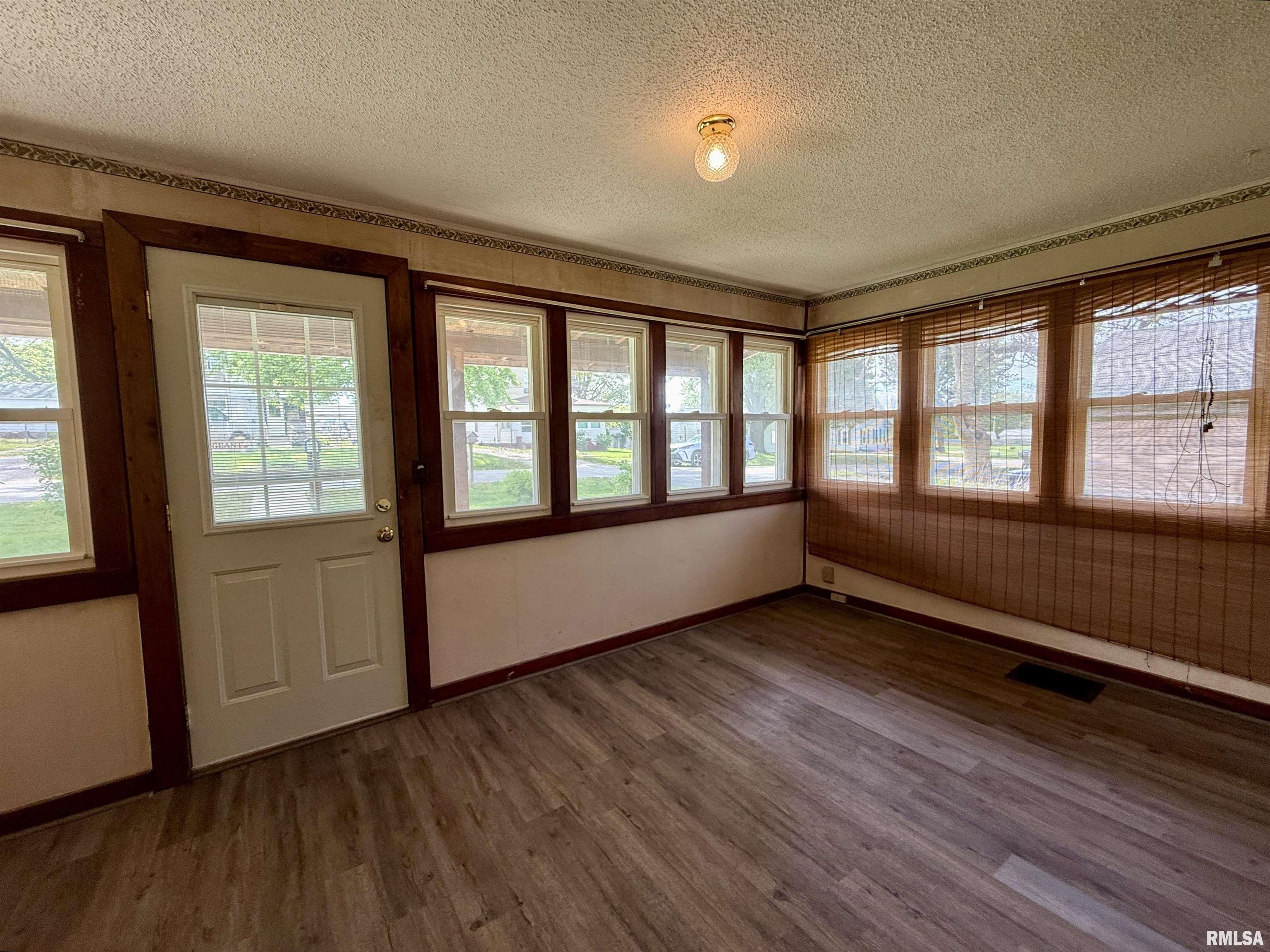 207 Bailey Avenue, East Galesburg, Illinois image 4