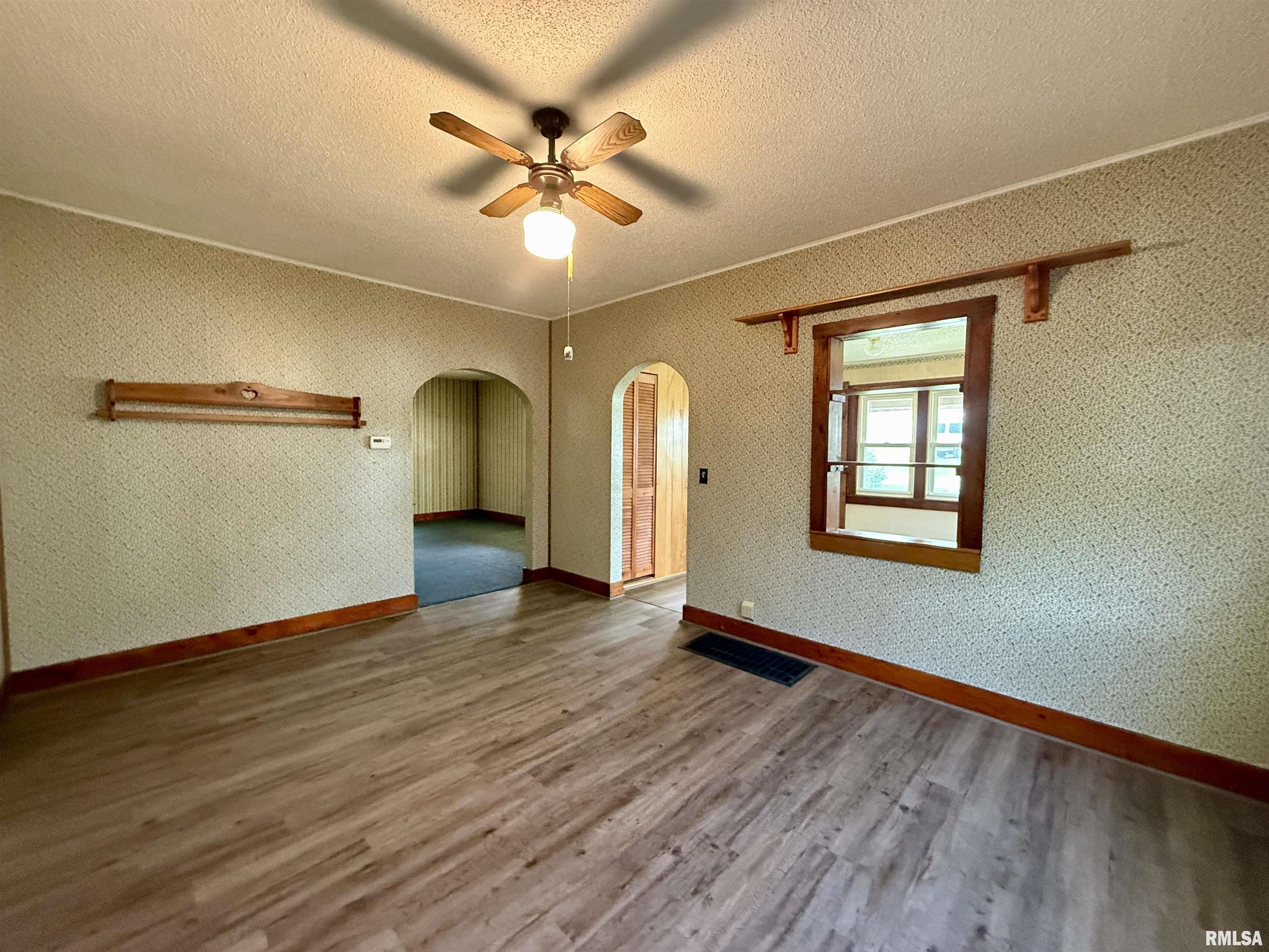 207 Bailey Avenue, East Galesburg, Illinois image 7
