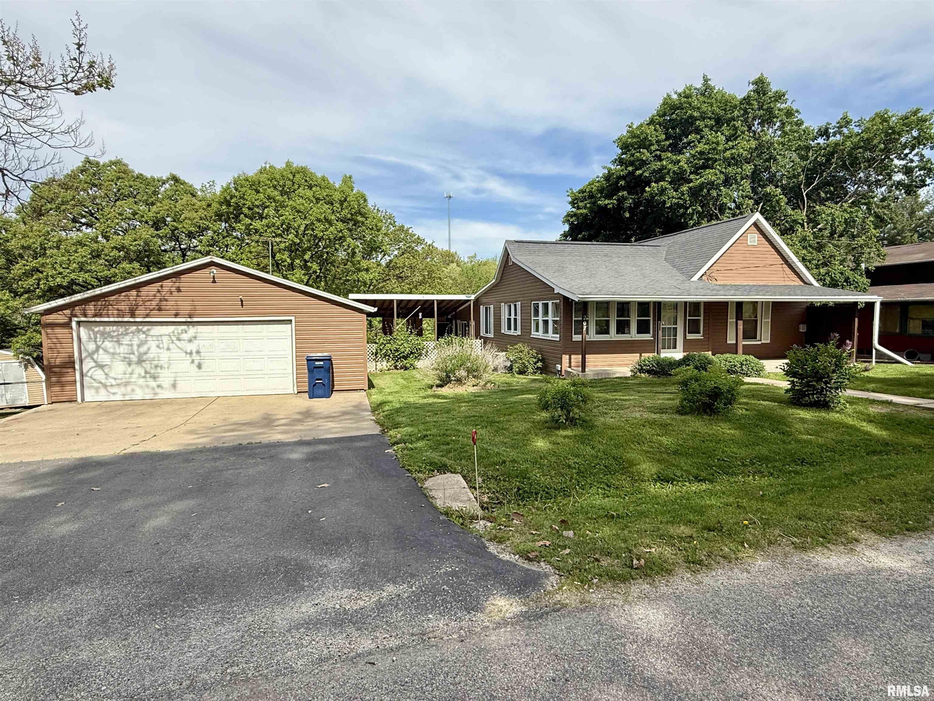 207 Bailey Avenue, East Galesburg, Illinois image 1