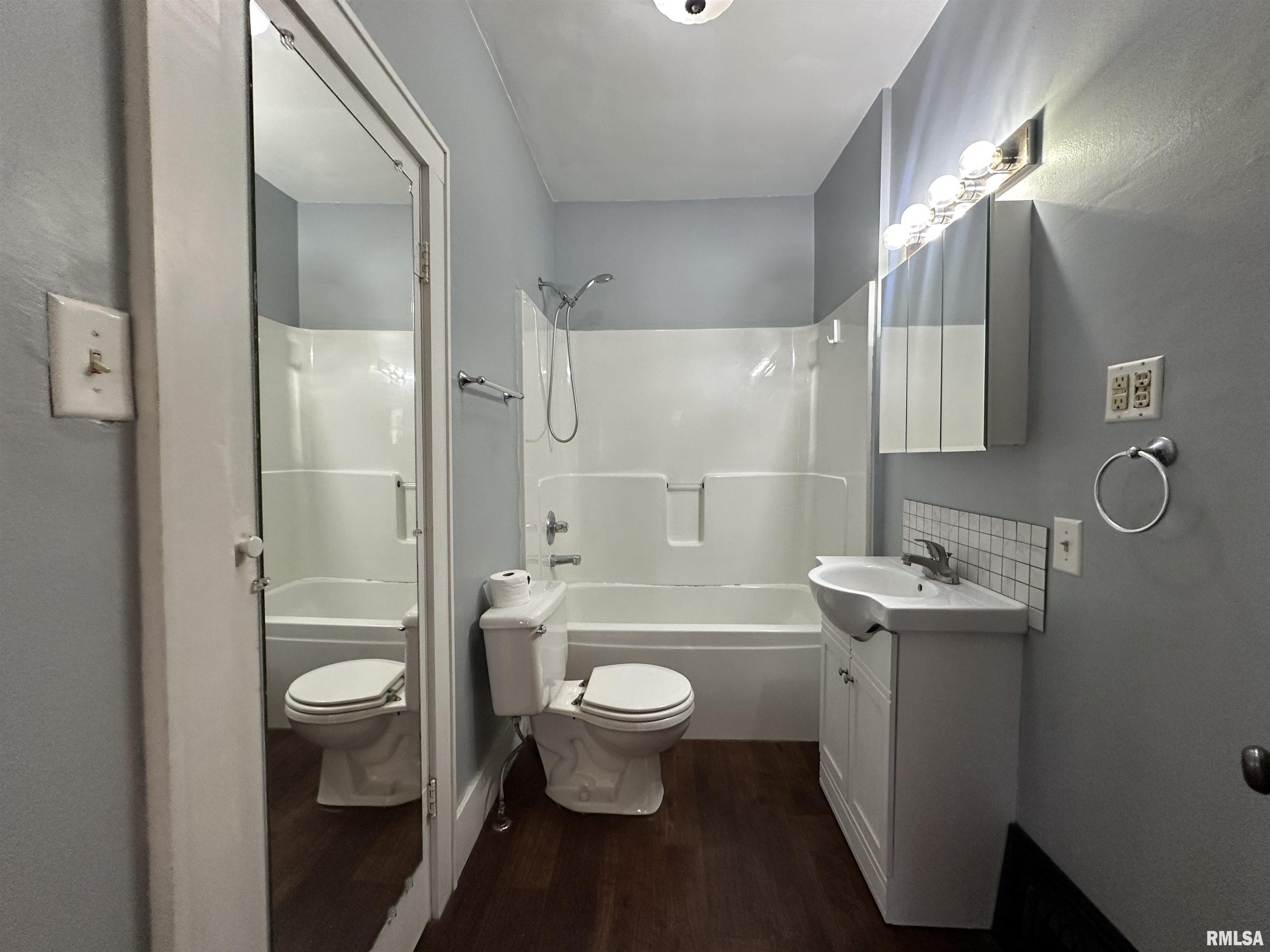 812 E Murray Street, Macomb, Illinois image 7