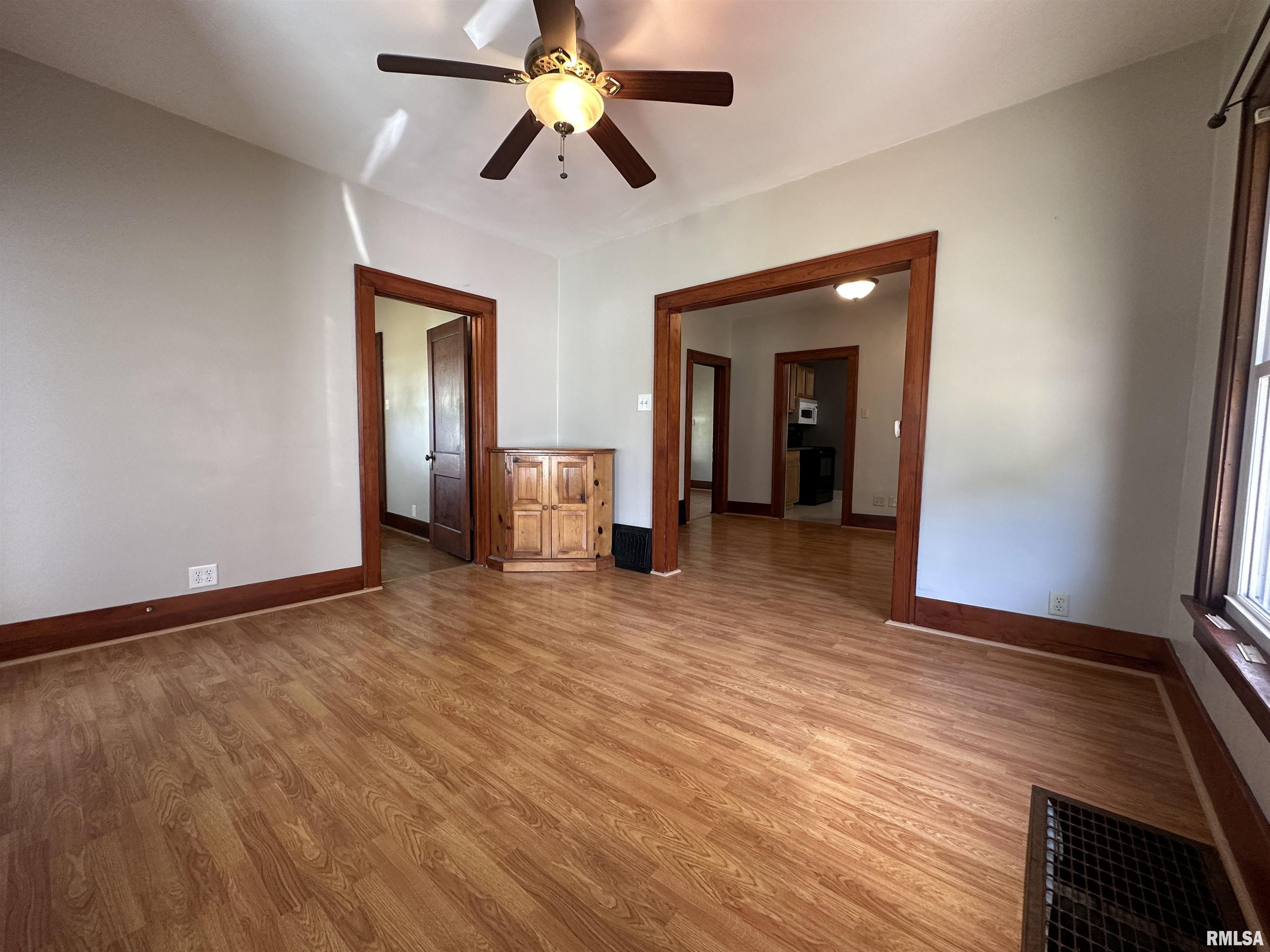 812 E Murray Street, Macomb, Illinois image 4