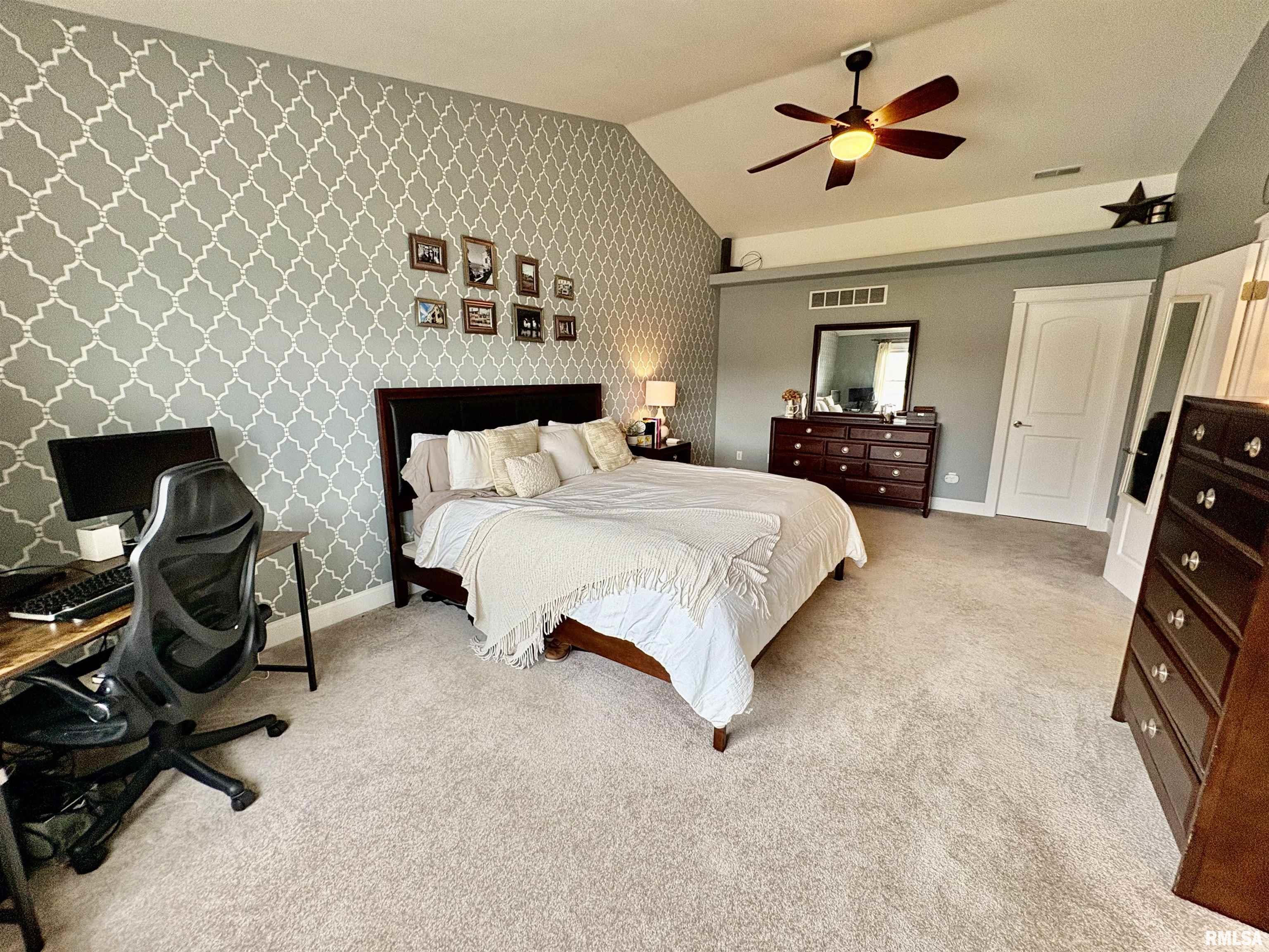 3096 Whitehaven Circle, Galesburg, Illinois image 28