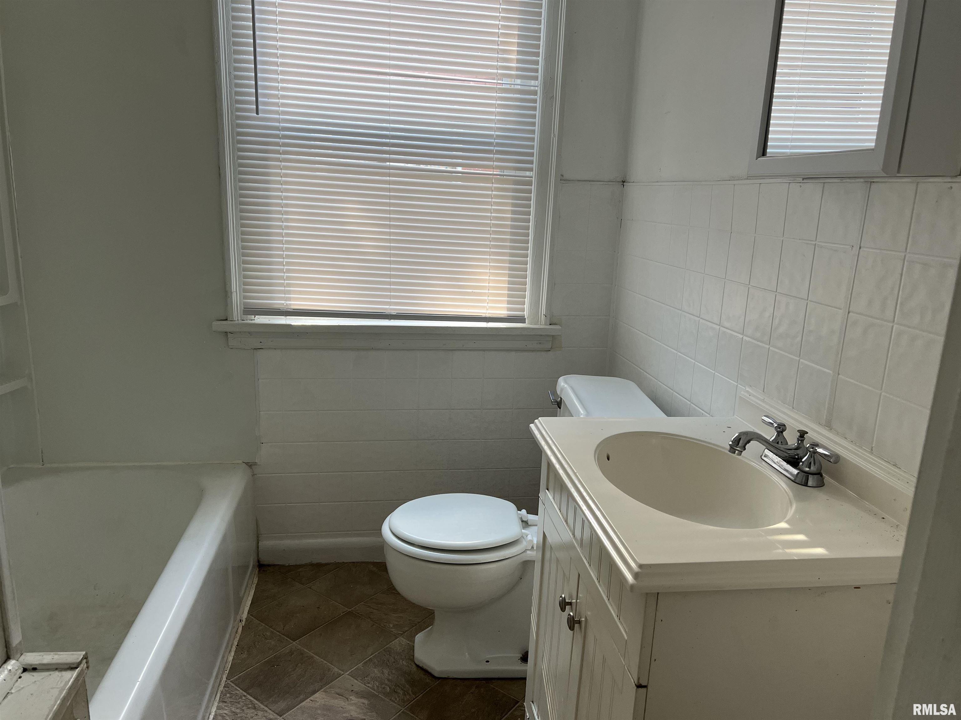 404 W Elm Street, Carbondale, Illinois image 12