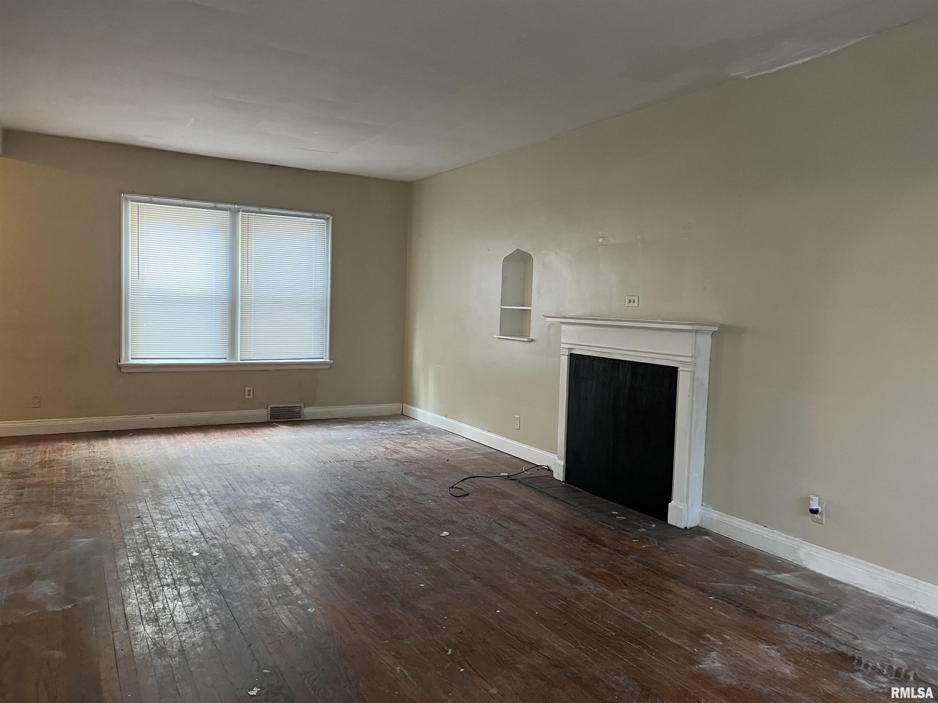 404 W Elm Street, Carbondale, Illinois image 2