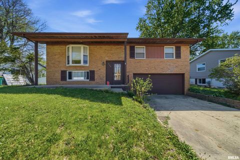 Photo of 230 DEVRON Circle, East Peoria, IL 61611 (MLS # PA1265861)