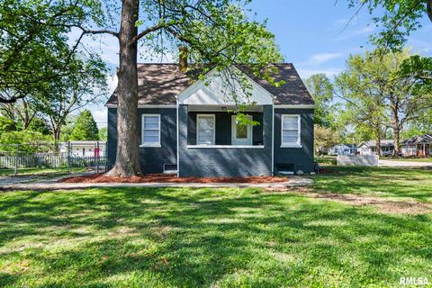Photo of 3159 S 2ND Street, Springfield, IL 62703 (MLS # CA1043201)