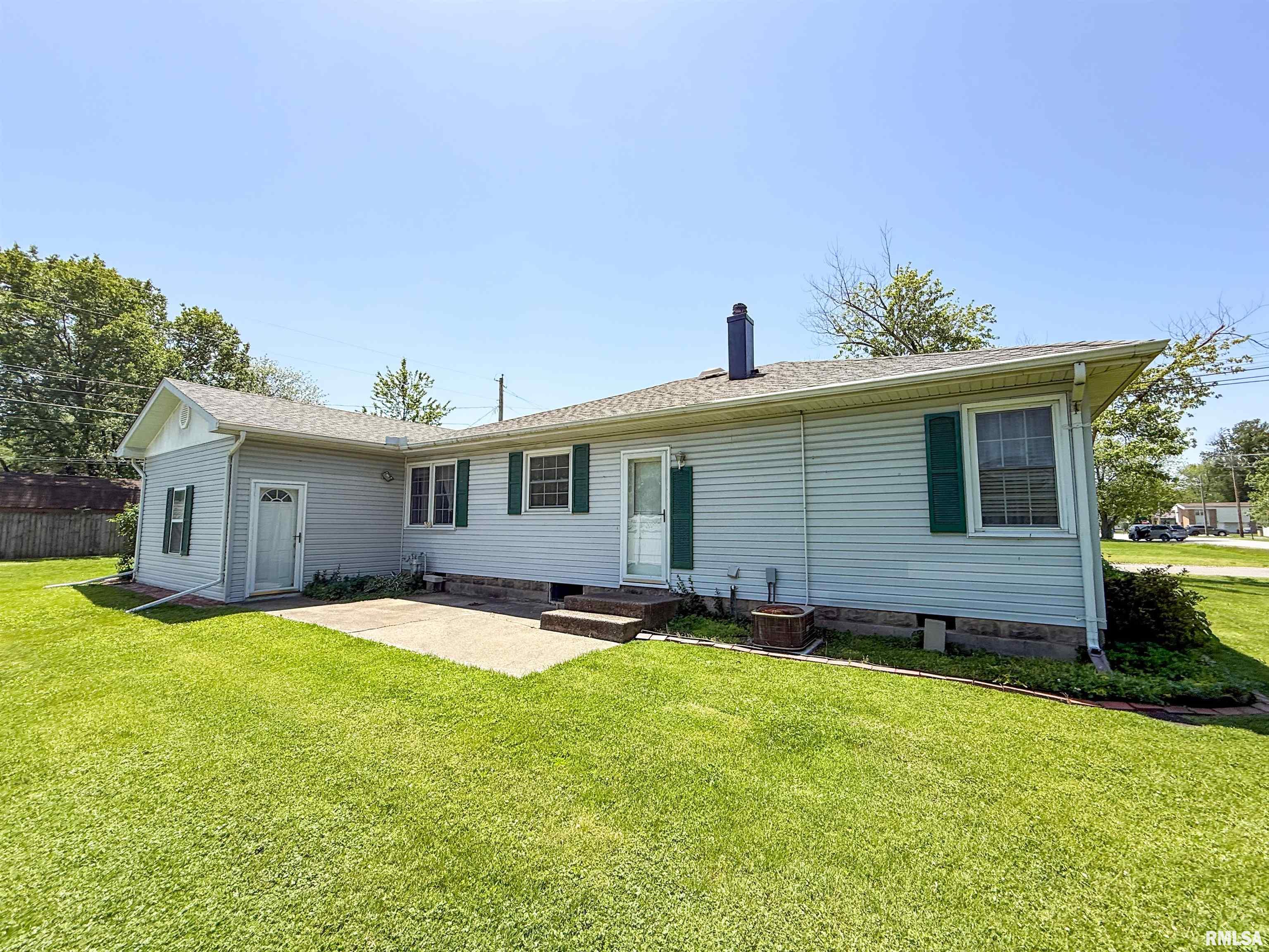 322 Oak Street, Flora, Illinois image 4