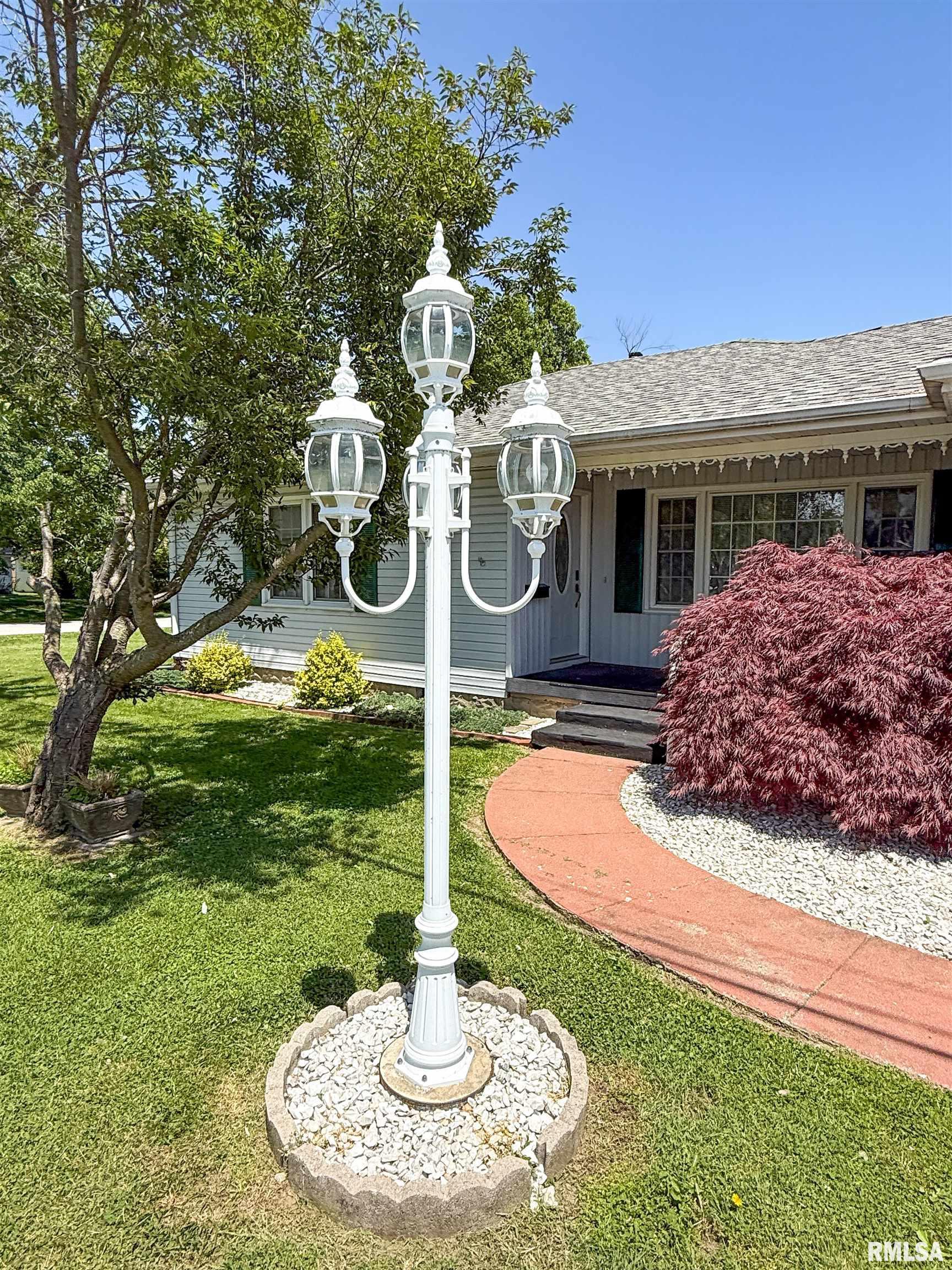 322 Oak Street, Flora, Illinois image 7