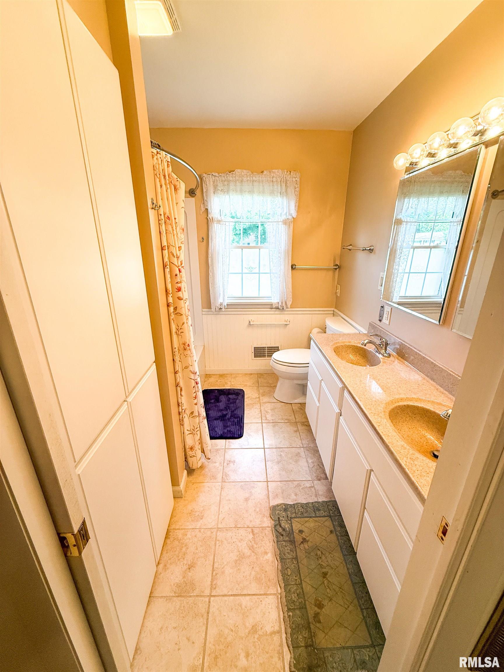 322 Oak Street, Flora, Illinois image 38