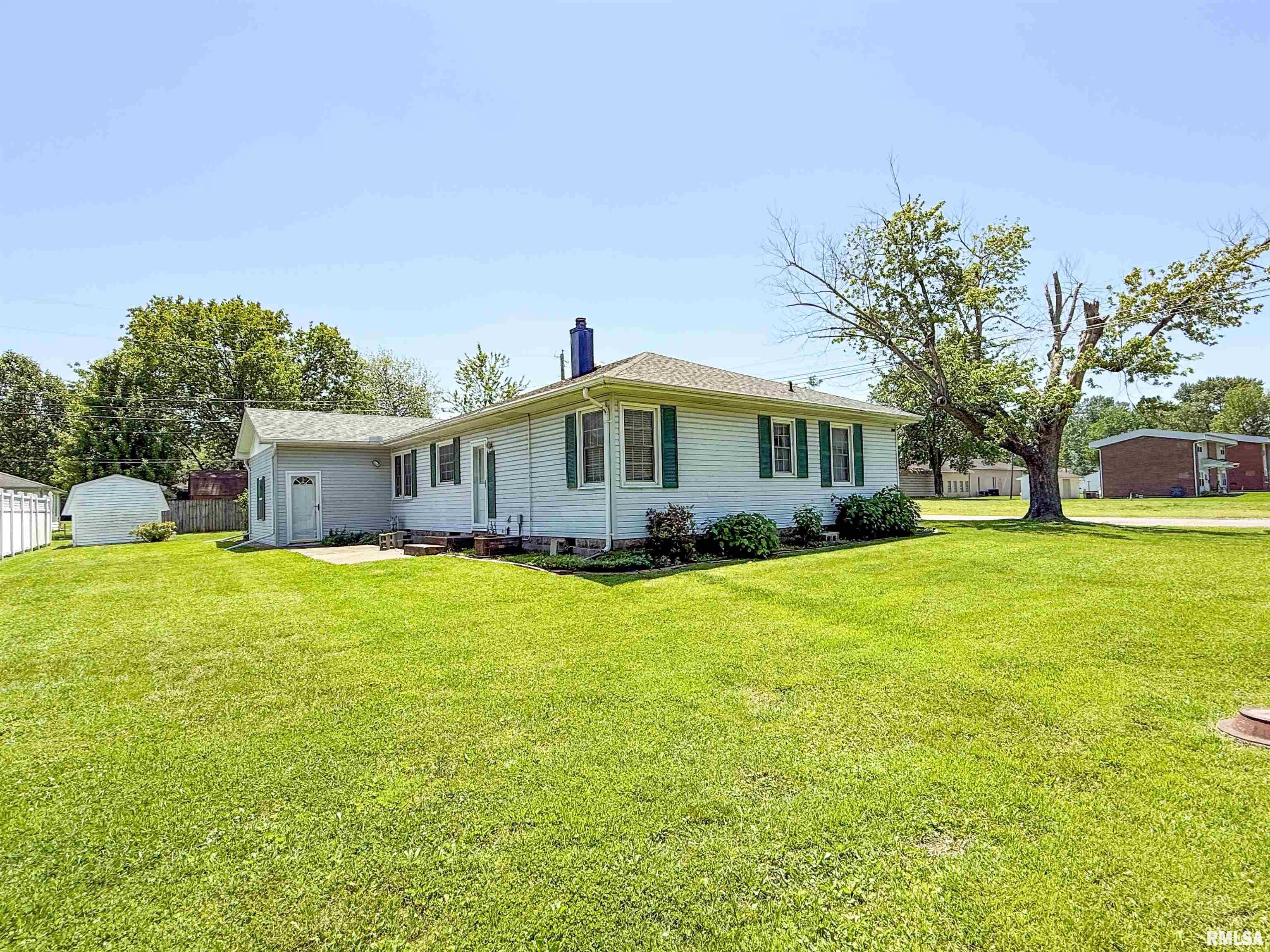 322 Oak Street, Flora, Illinois image 5