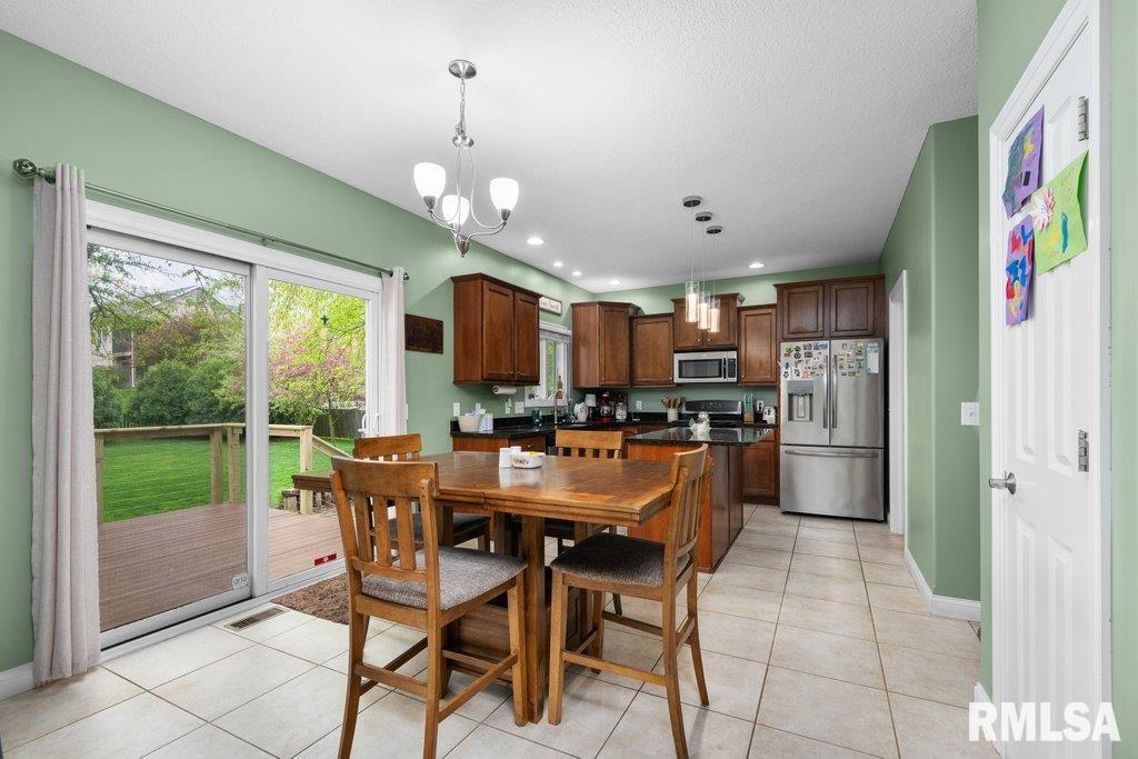 5512 Joshua Street, Bettendorf, Iowa image 17