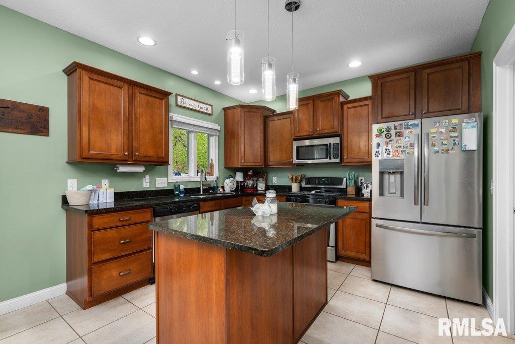 5512 Joshua Street, Bettendorf, Iowa image 14