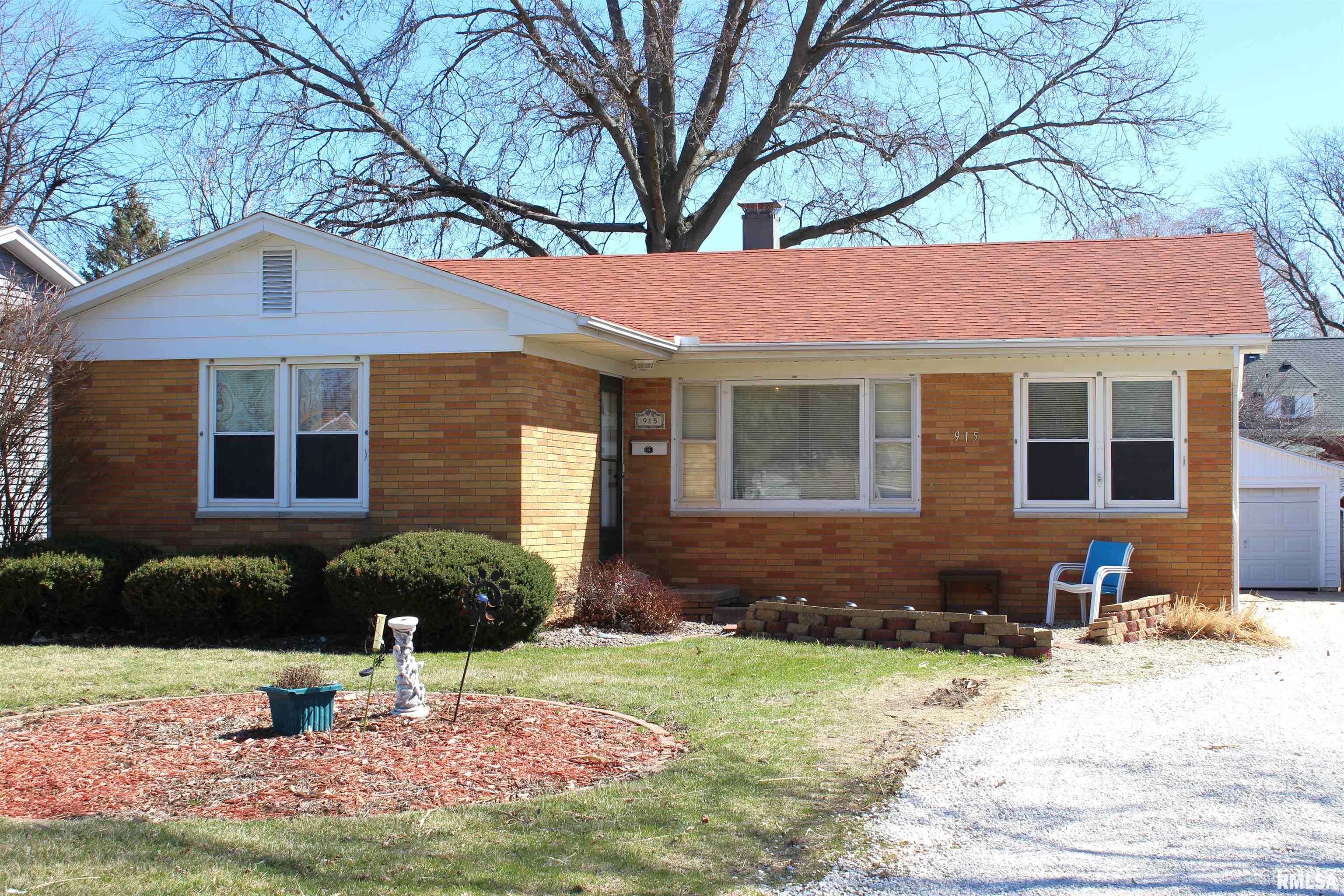 915 S Whitesboro Street, Galesburg, Illinois image 1