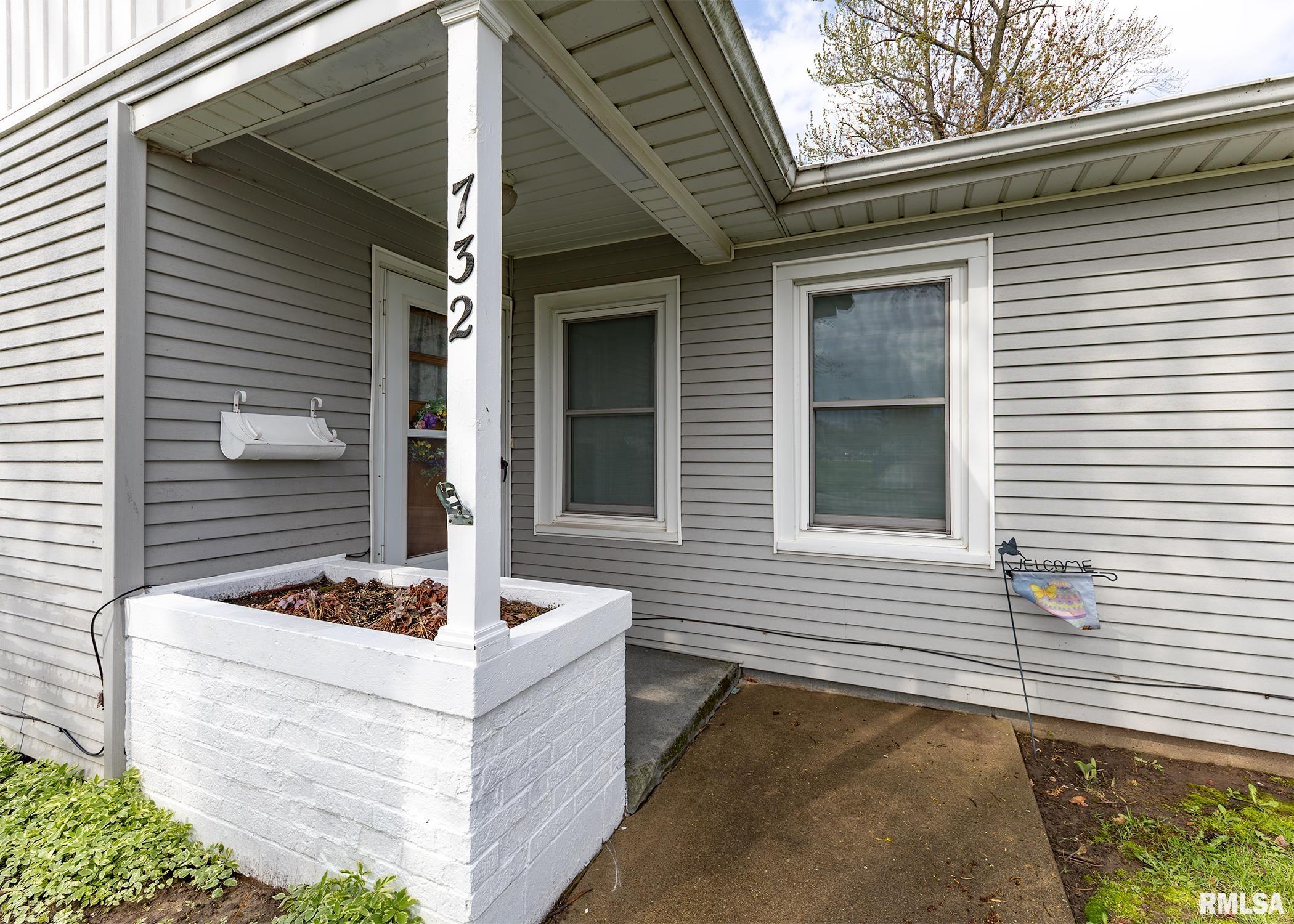 732 Argyle Court, Clinton, Iowa image 3