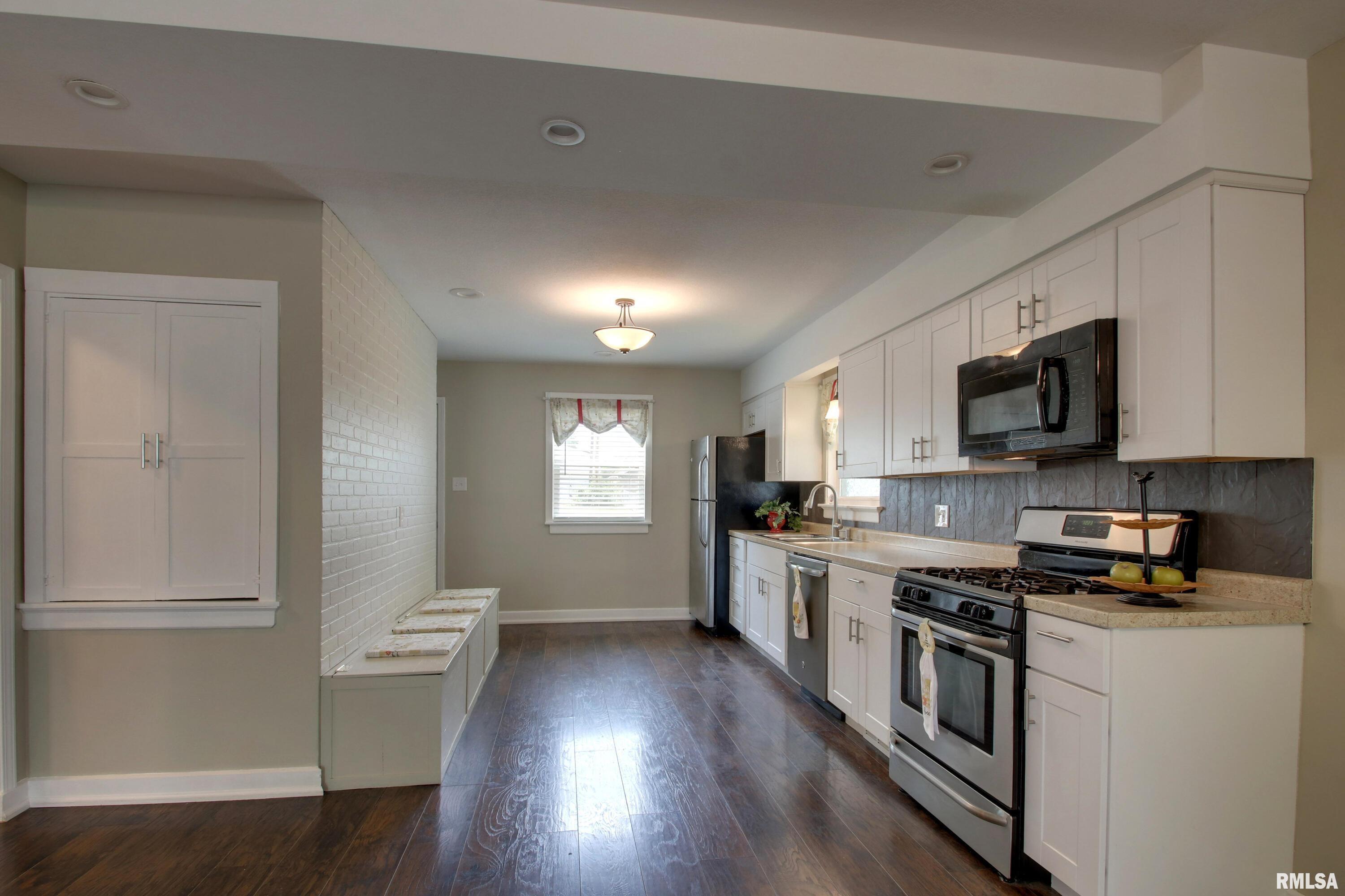 2016 Sycamore Street, Quincy, Illinois image 3