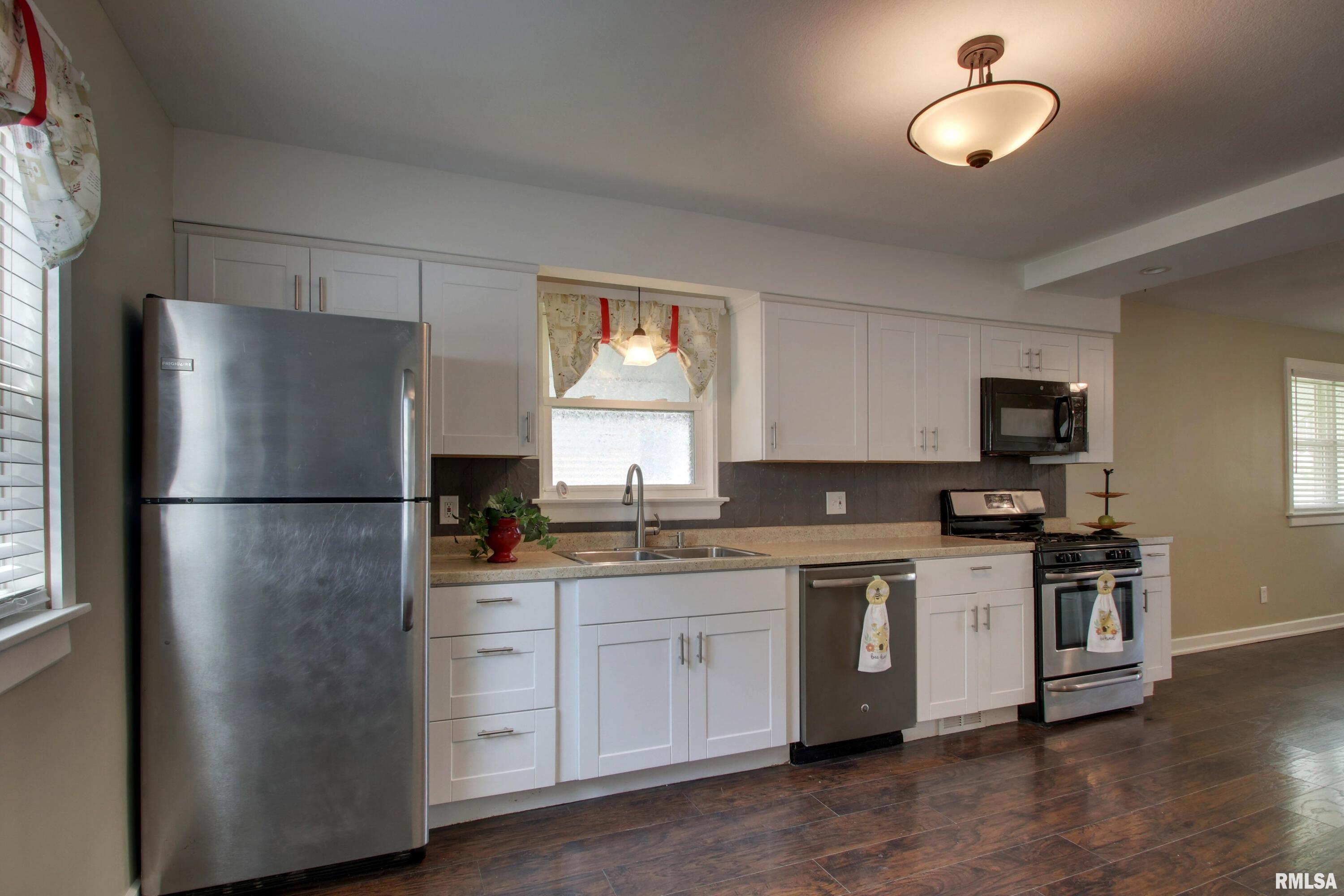 2016 Sycamore Street, Quincy, Illinois image 2