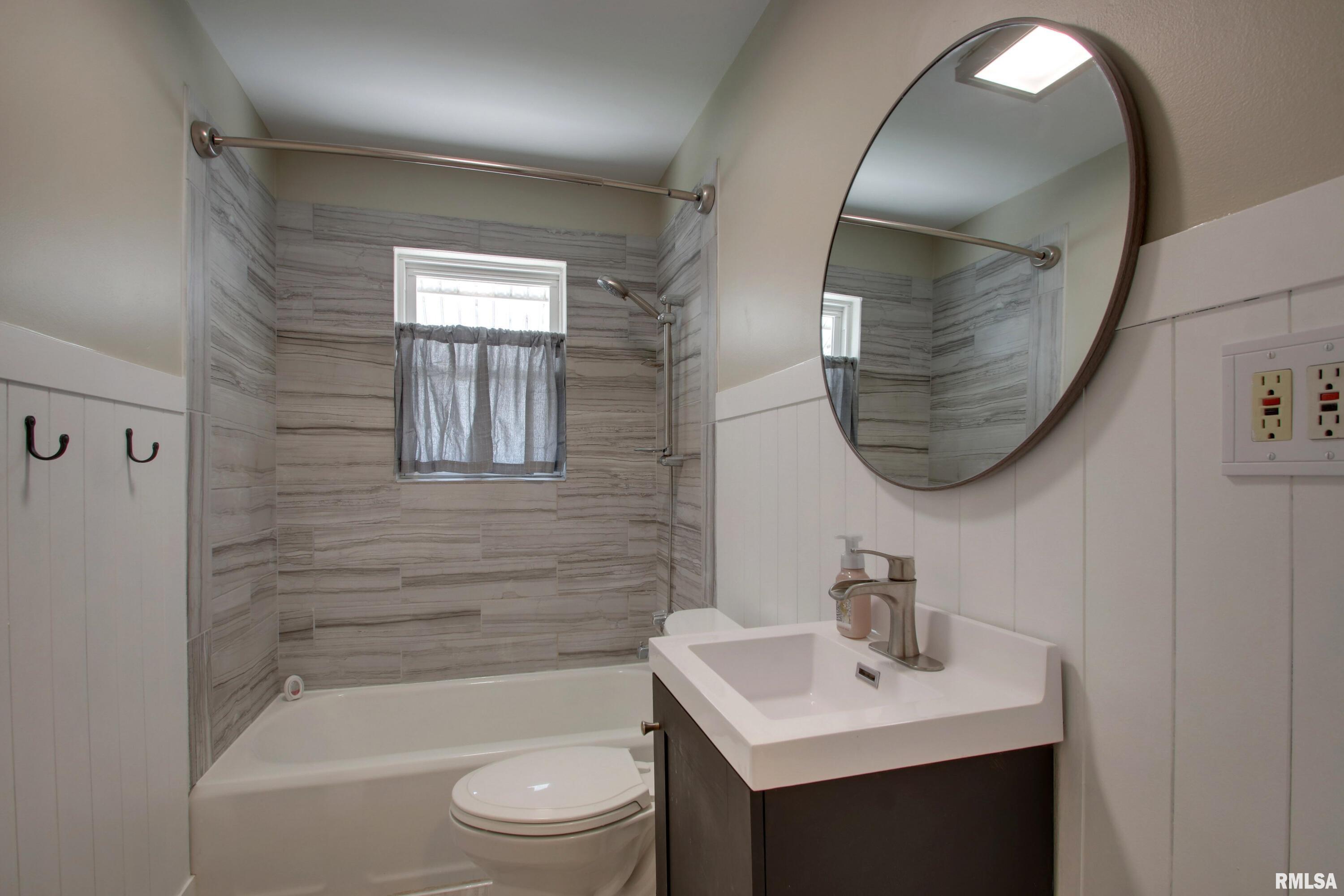 2016 Sycamore Street, Quincy, Illinois image 7